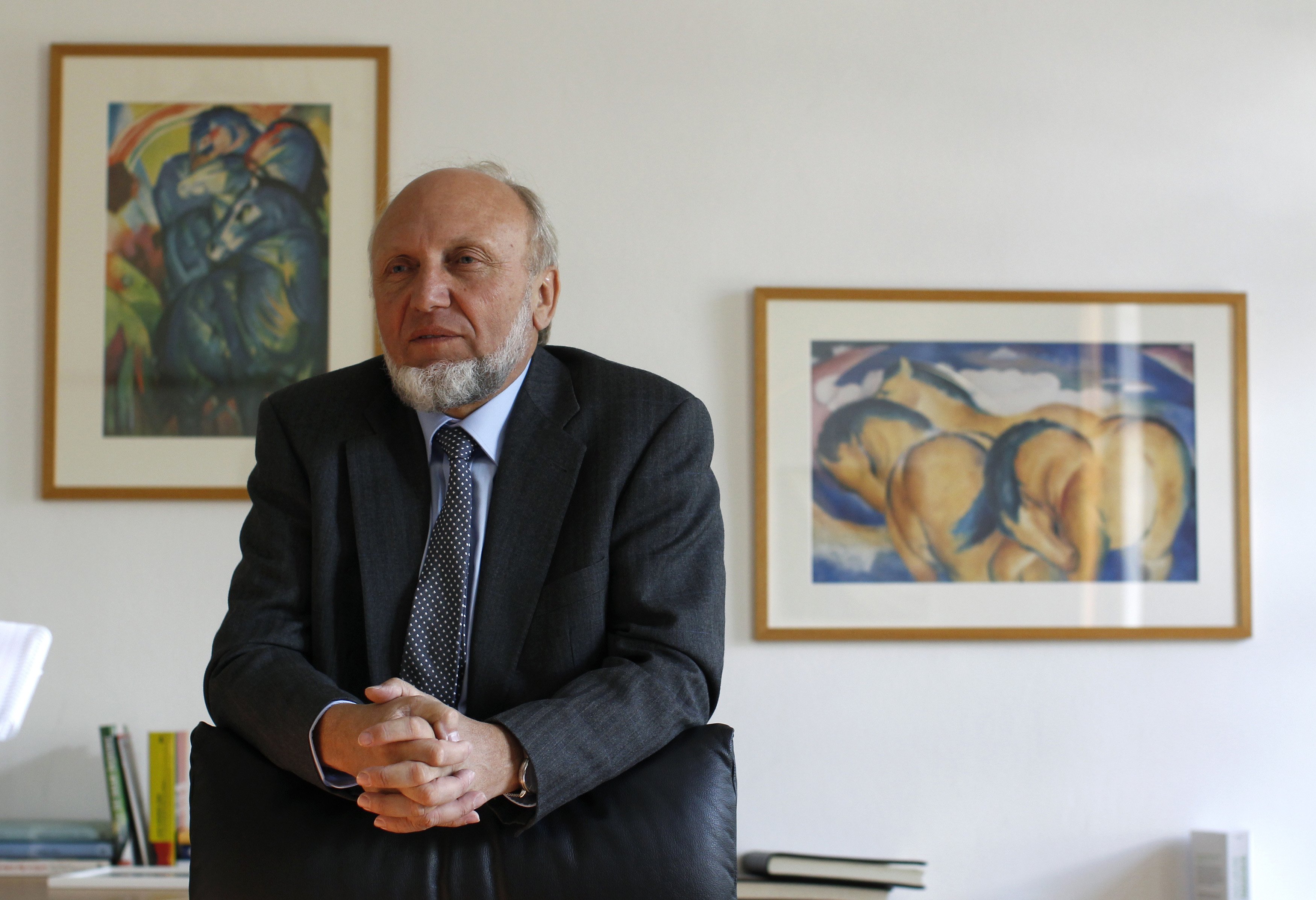 Η Ιταλία δεν τα βγάζει πέρα με το ευρώ, λέει ο «σοφός» Γερμανός Ζιν