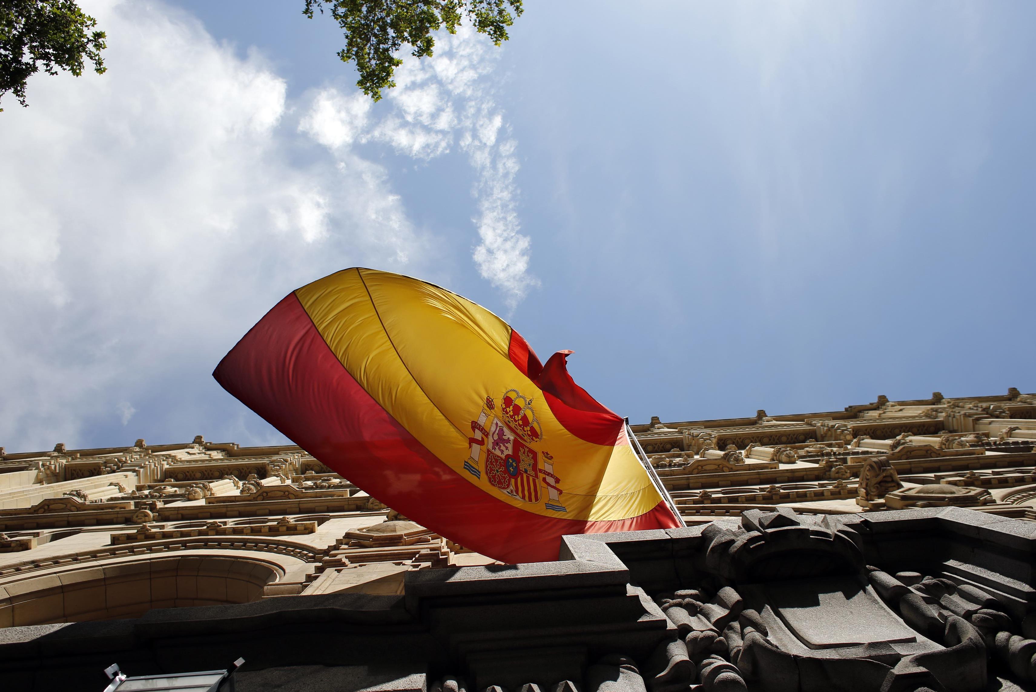 Υποχωρεί το κόστος δανεισμού της Ισπανίας, λόγω πολιτικών εξελίξεων