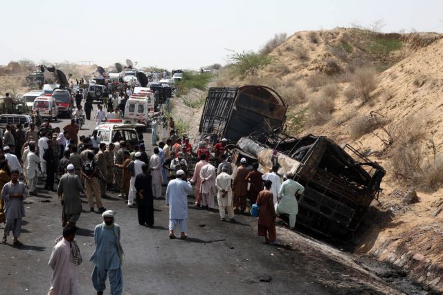 Μετωπική σύγκρουση λεωφορείων στο Πακιστάν, τουλάχιστον 24 νεκροί