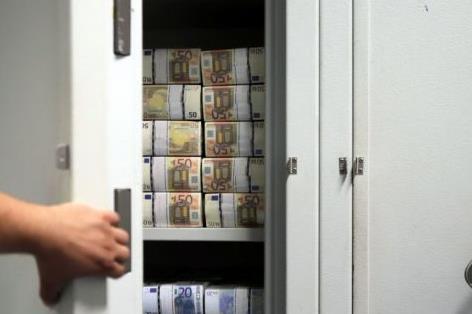 Μείωση του αφορολόγητου στα 5.000 ευρώ επαναφέρει η Παγκόσμια Τράπεζα