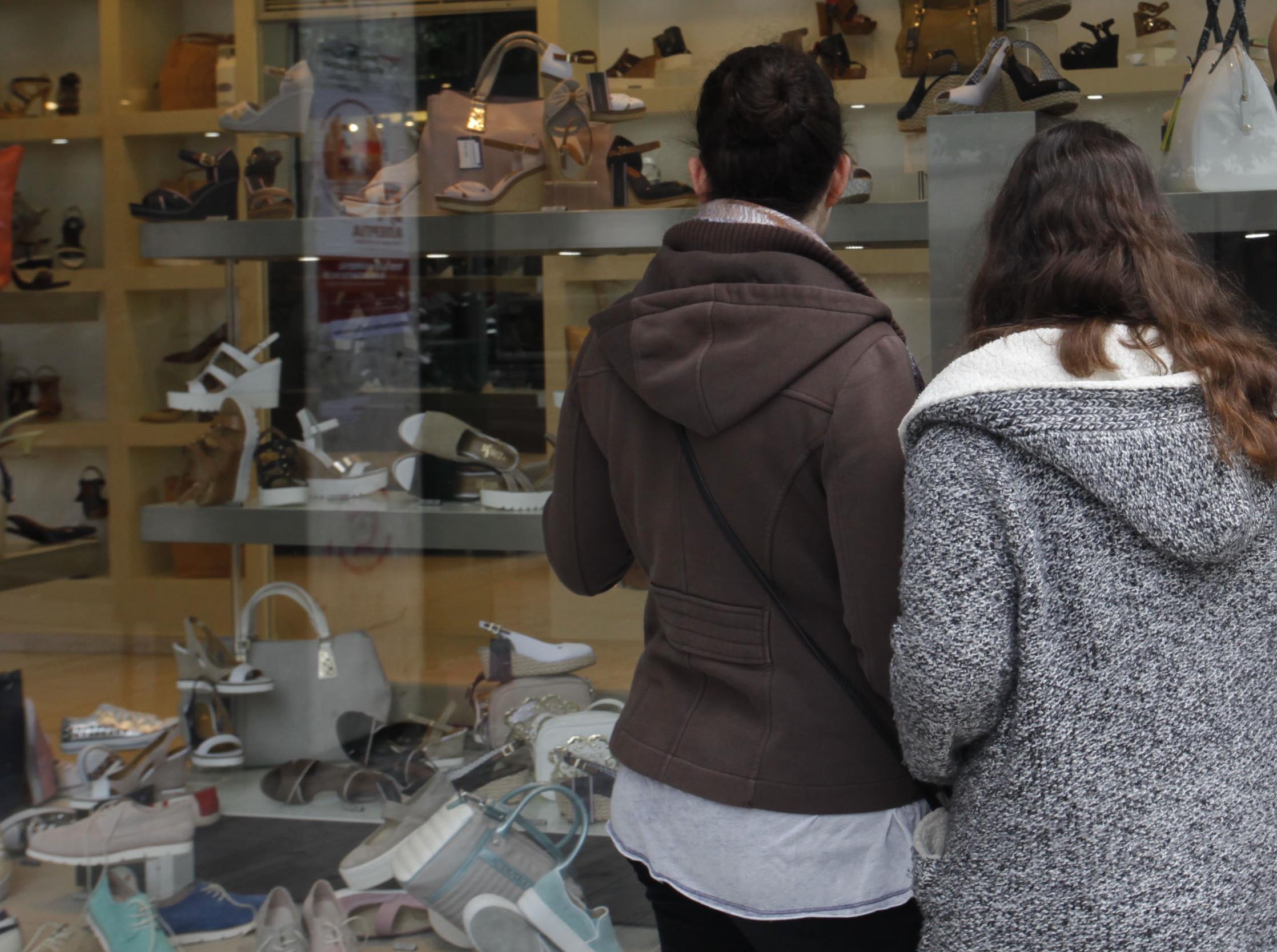 Συρρίκνωση 5% ετησίως στο λιανεμπόριο