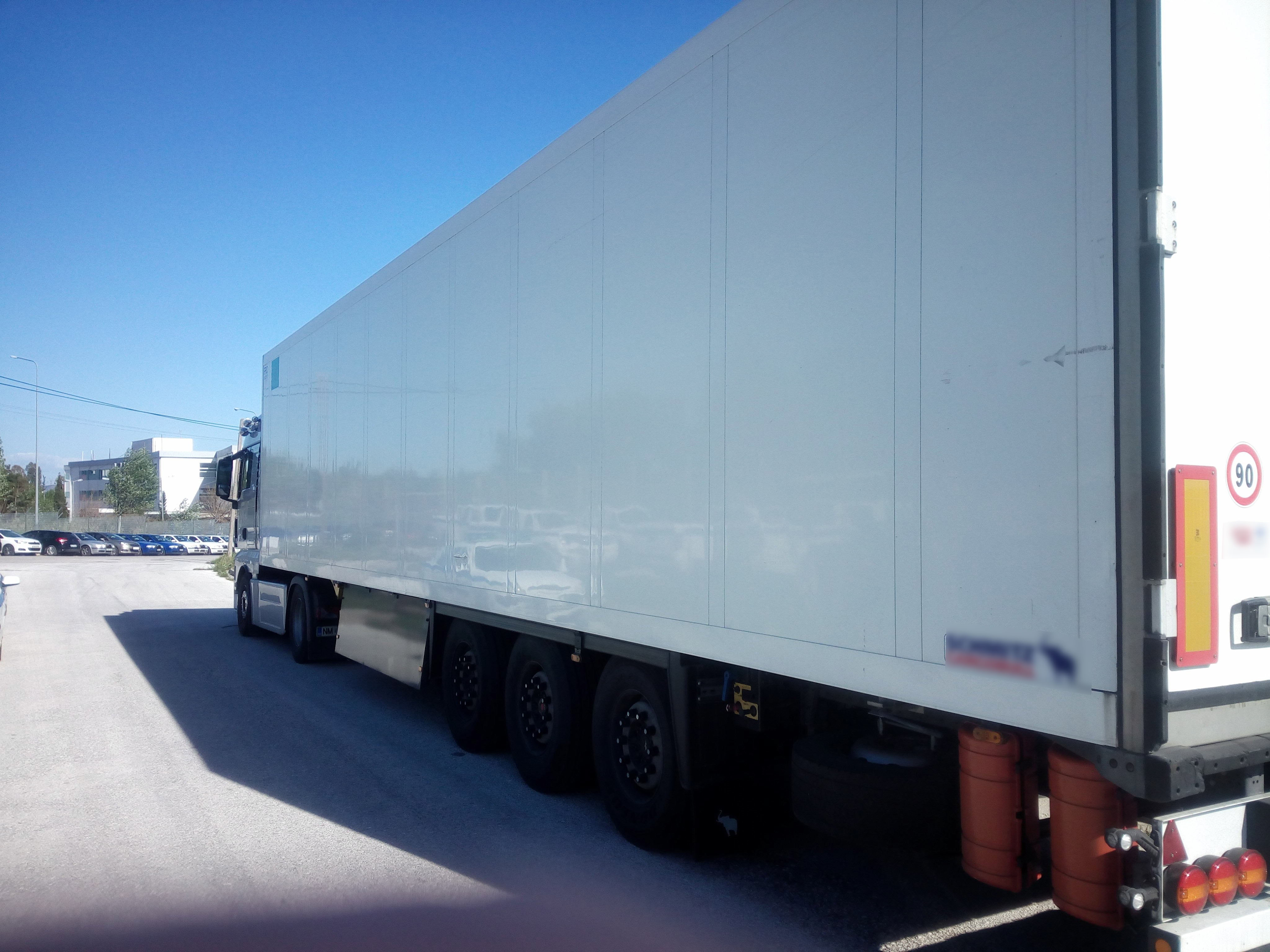 Μετέφερε 40 πρόσφυγες από τον Έβρο προς τη Θεσσαλονίκη με φορτηγό