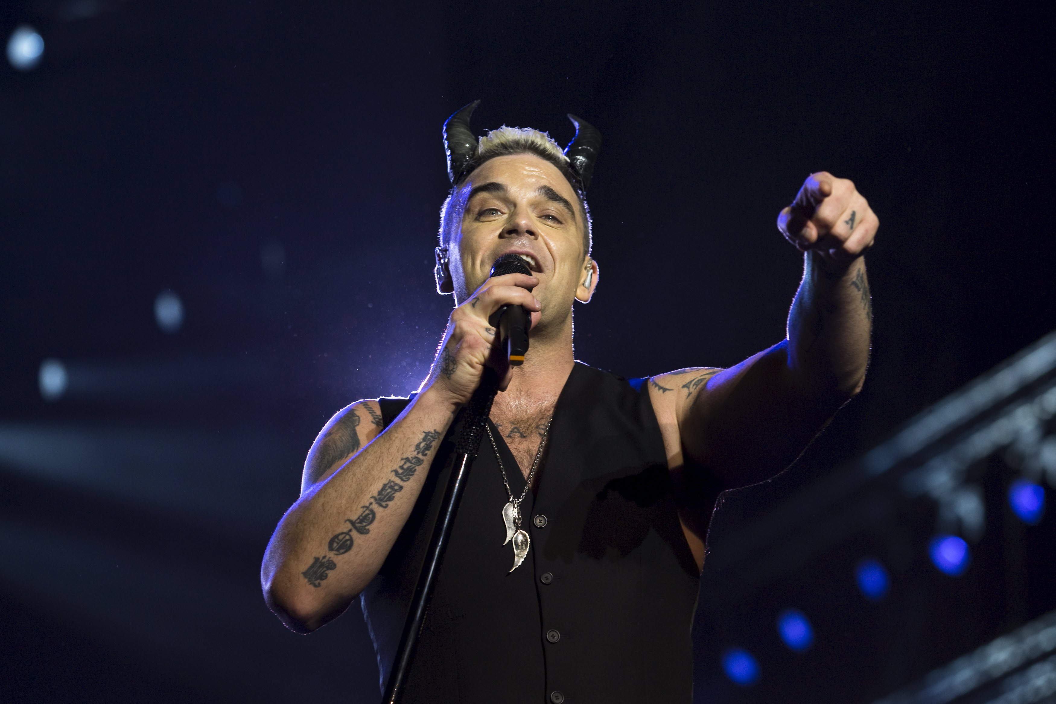 Το νέο τραγούδι του Ρόμπι Ουίλιαμς διχάζει τους Ρώσους