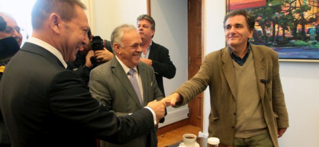 Συνάντηση Τσακαλώτου-Δραγασάκη-Στουρνάρα για θέματα τραπεζών