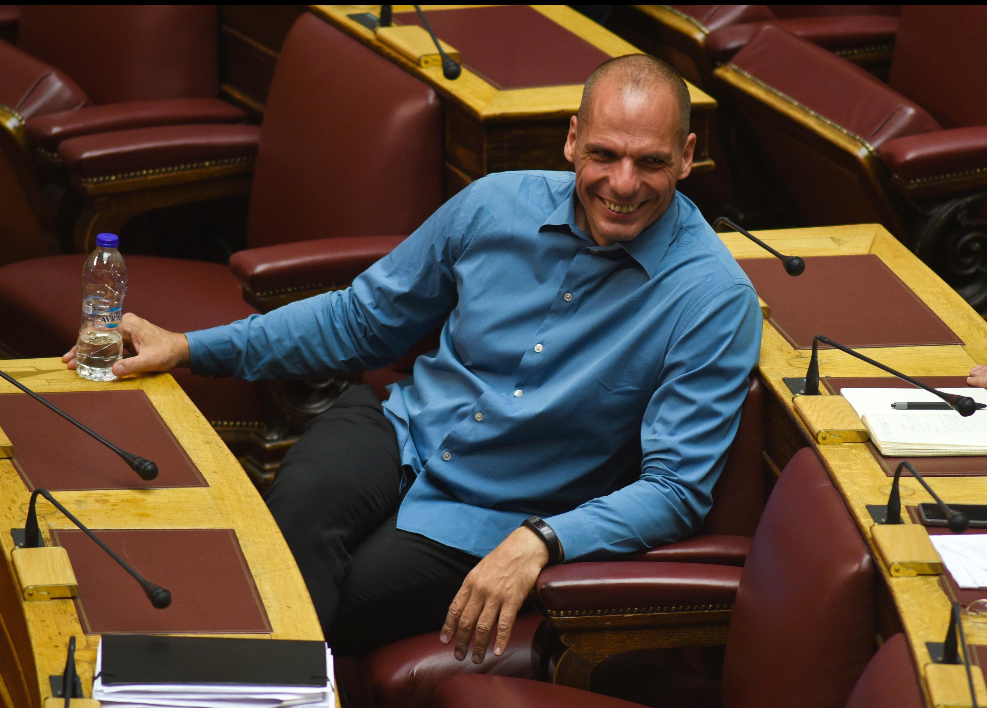 Βαρουφάκης για Στουρνάρα: Τον παραδίδω στην κρίση του λαού