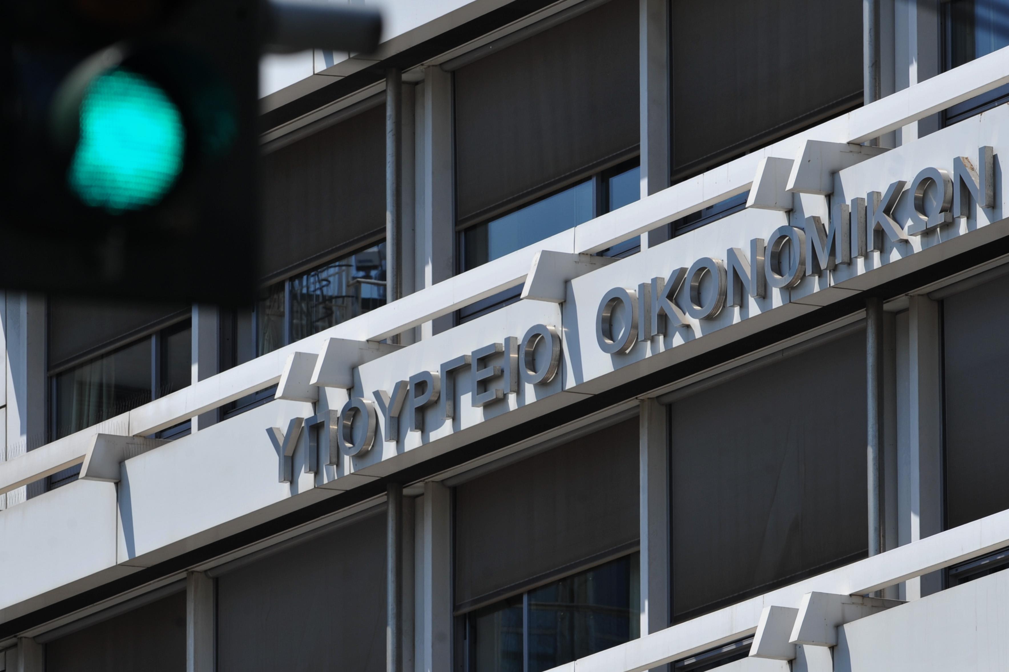 Κυβέρνηση: Δεν θα ενεργοποιηθεί ο «κόφτης»