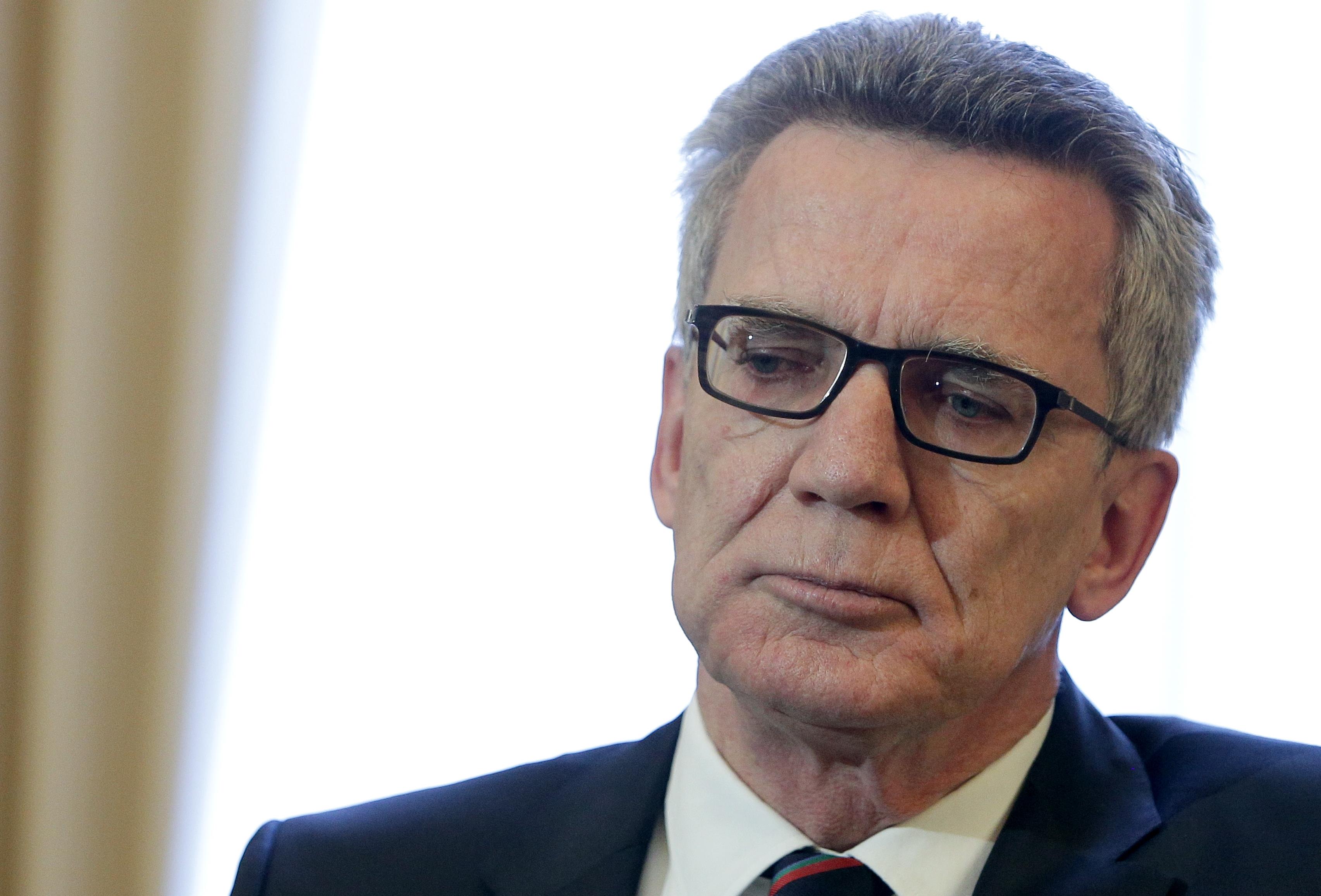 Ντε Μεζιέρ: Ανάγκη ενίσχυσης των ελληνικών Αρχών ασύλου από την ΕΕ