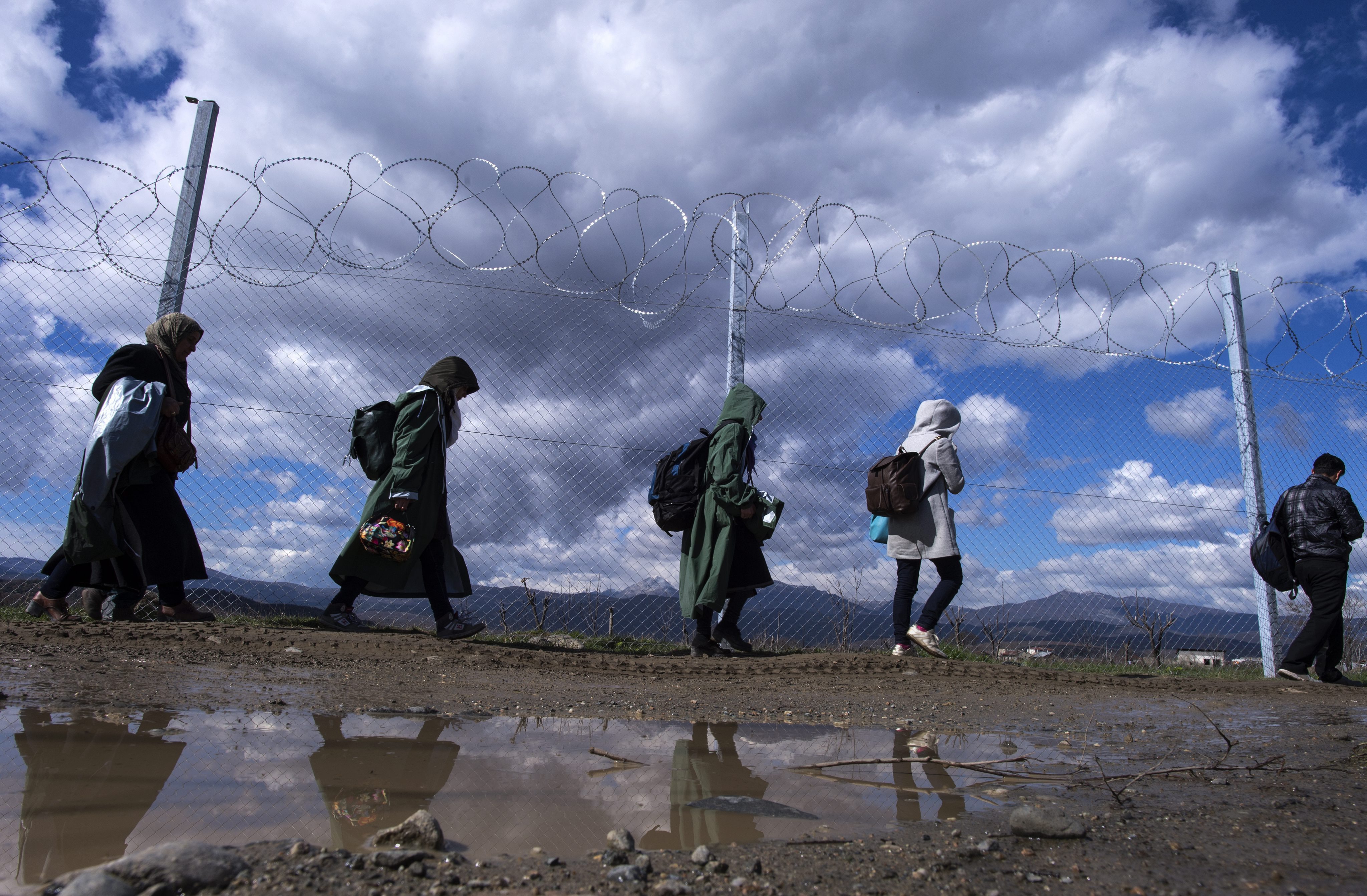 Πρεμιέρα της ευρωπαϊκής συνοριοφυλακής με φόντο το προσφυγικό