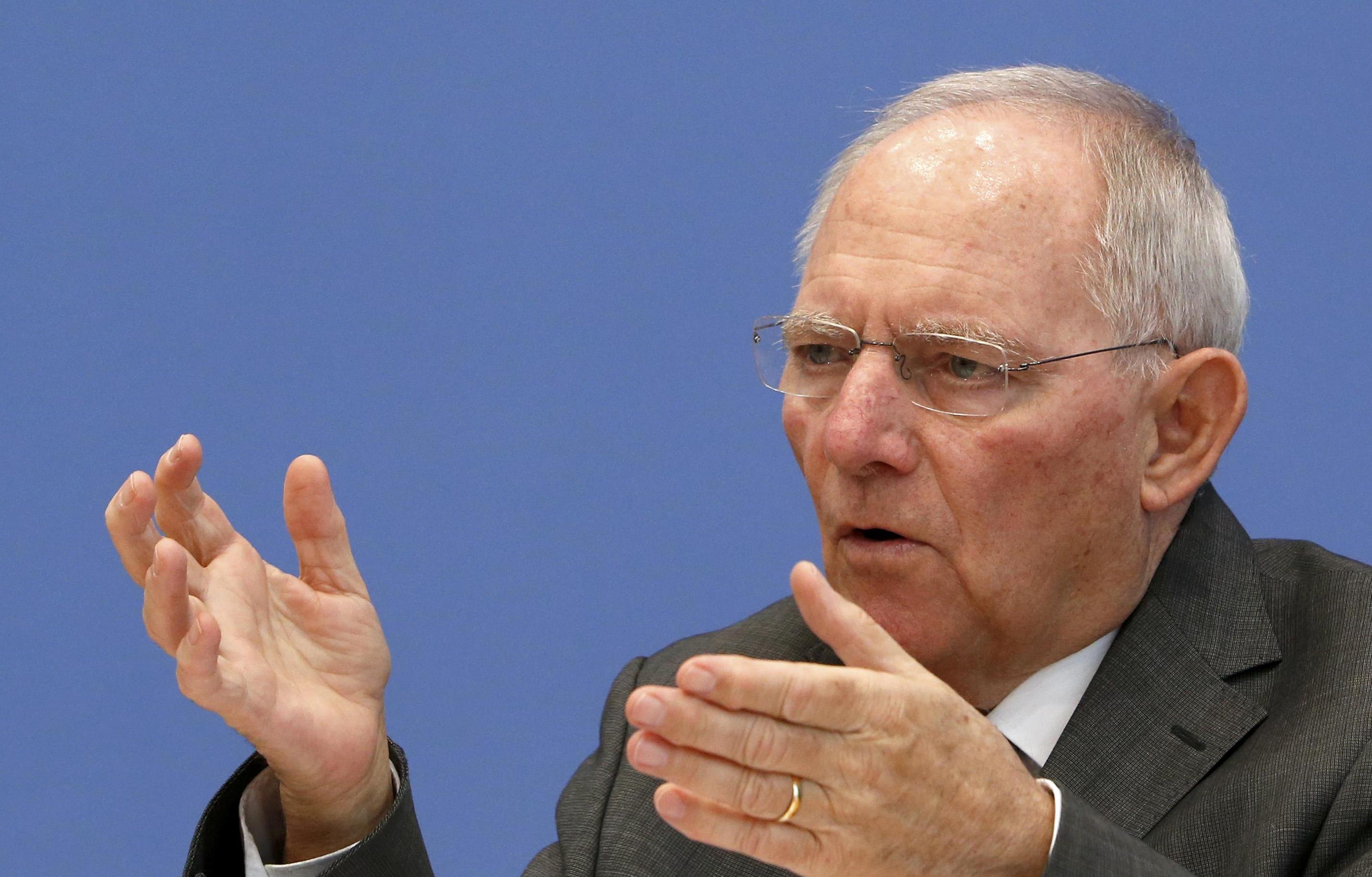 Σόιμπλε: Υπερβολικά πολλή κουβέντα για την Deutsche Bank