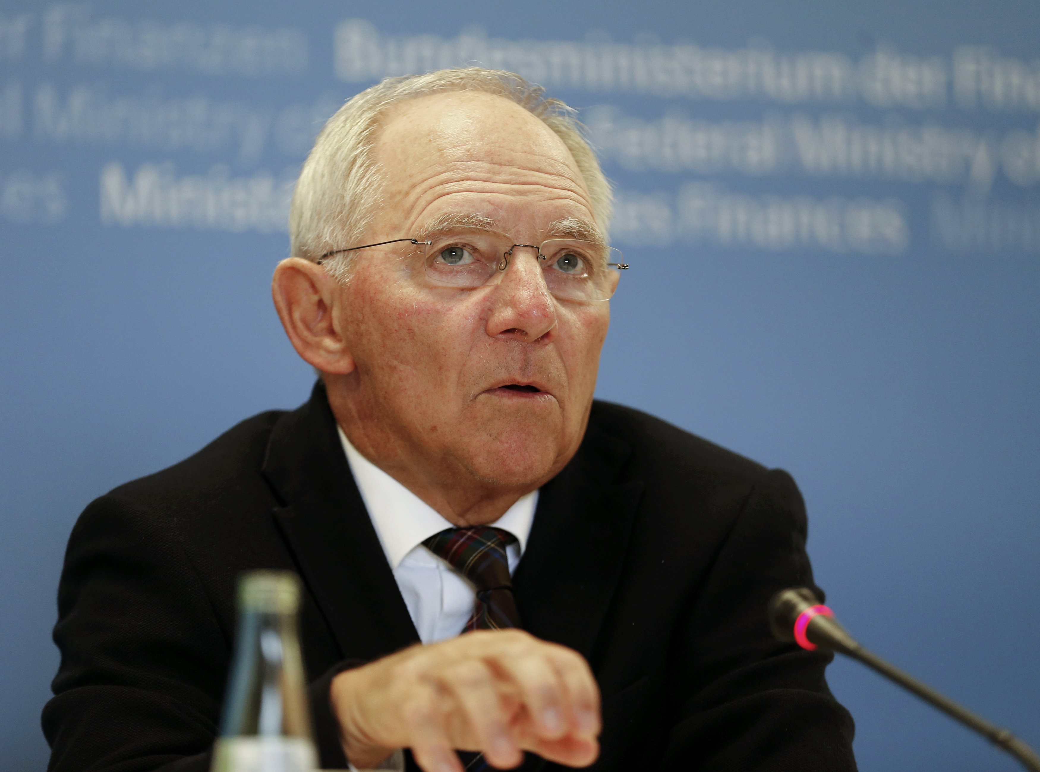 Μειώσεις φόρων προωθεί ο Σόιμπλε στη Γερμανία