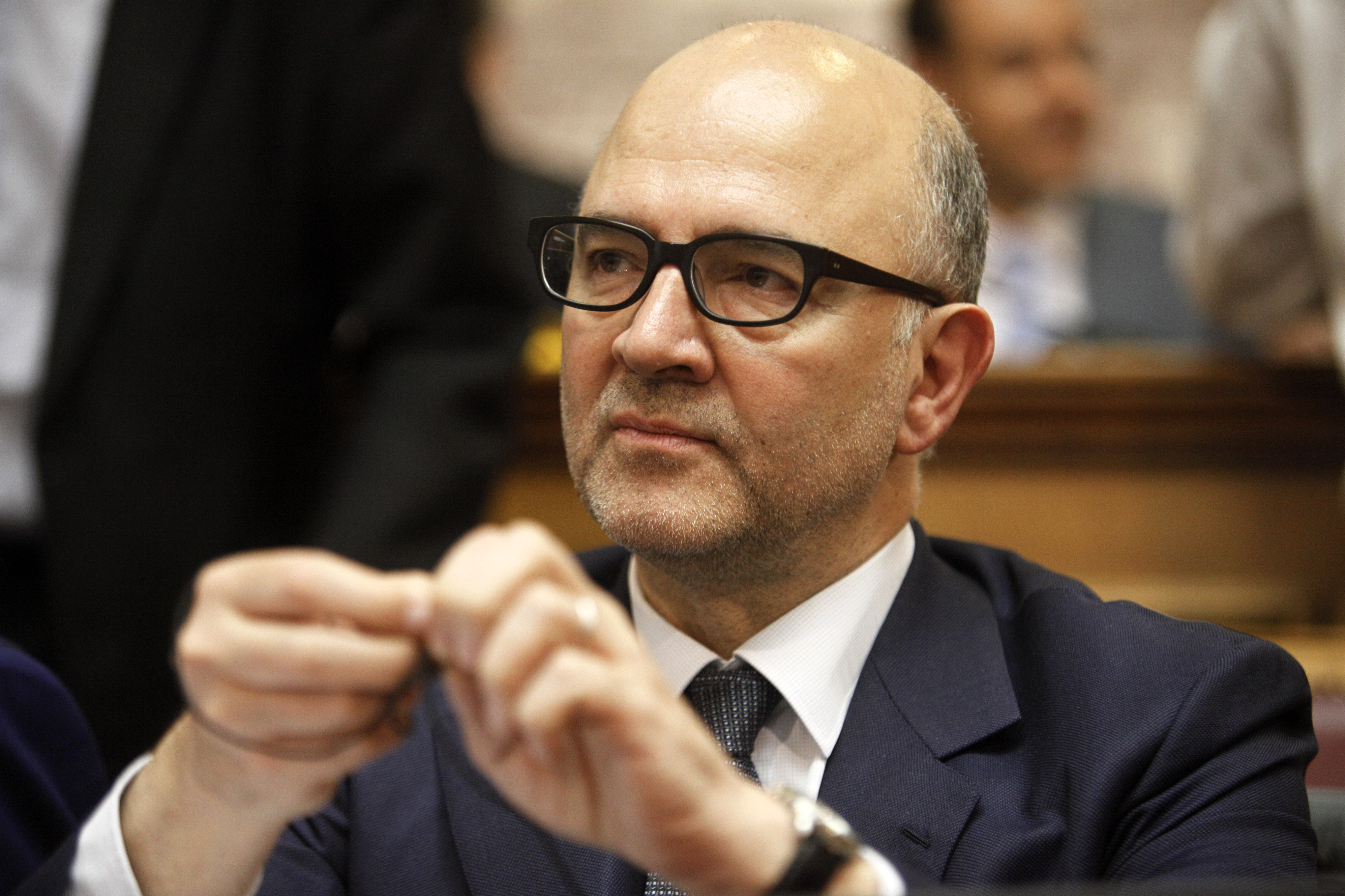 Μοσκοβισί: Η μπάλα στο γήπεδο της ευρωζώνης για το ελληνικό χρέος