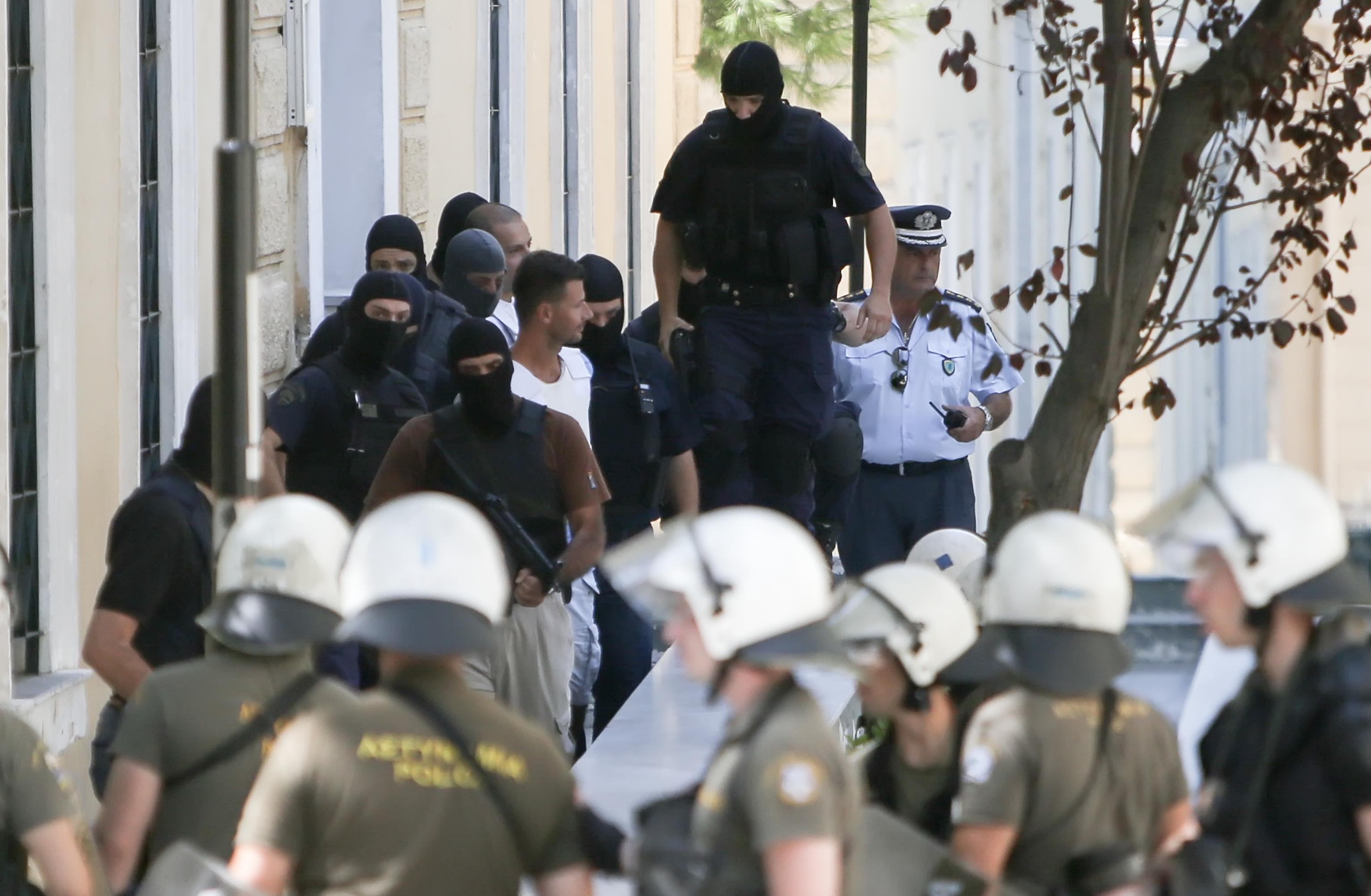 Ερωτήματα για δύο αποτυπώματα των «αντιεξουσιαστών της Σπάρτης»