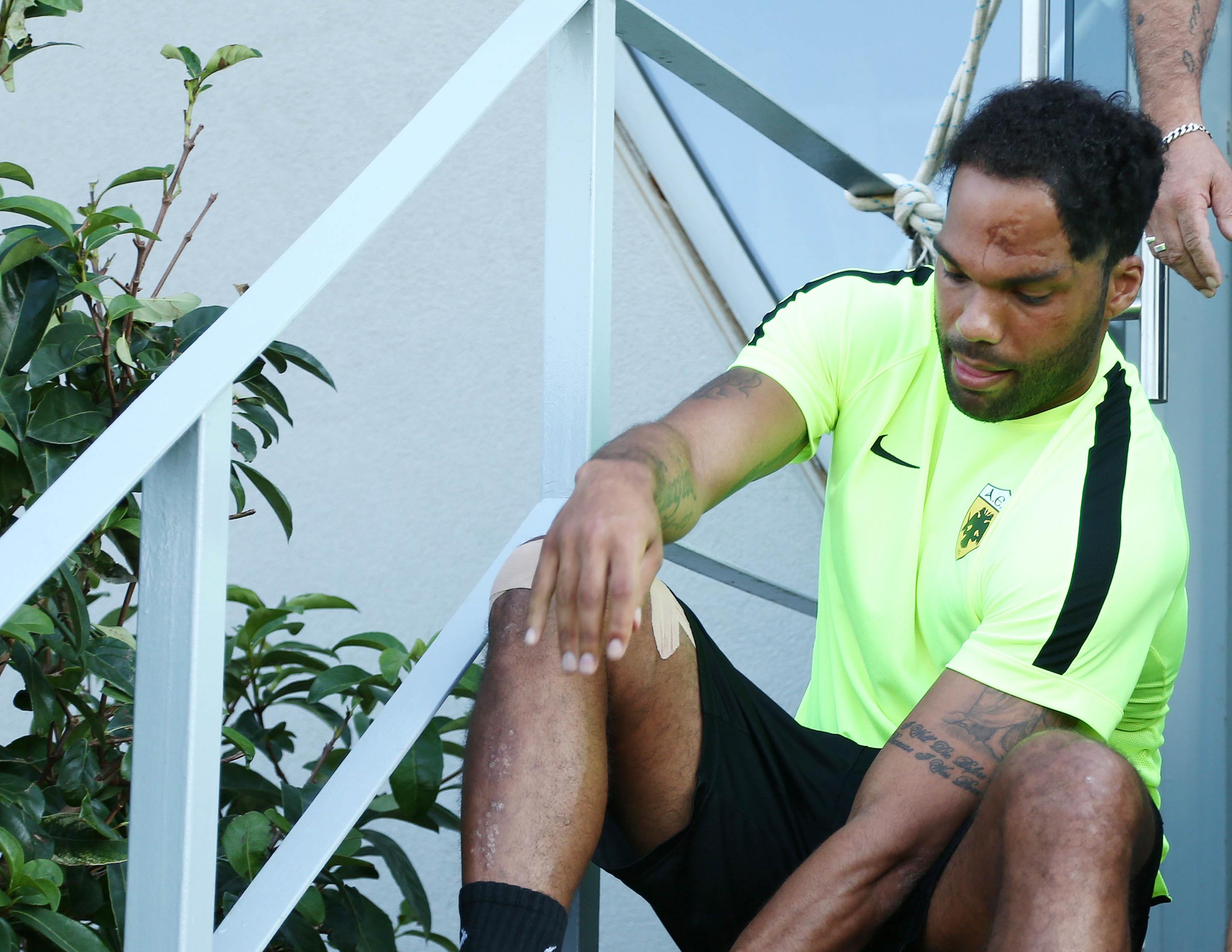 Στα Σπάτα ο Λέσκοτ, αγωνία για Σιμόες στην ΑΕΚ