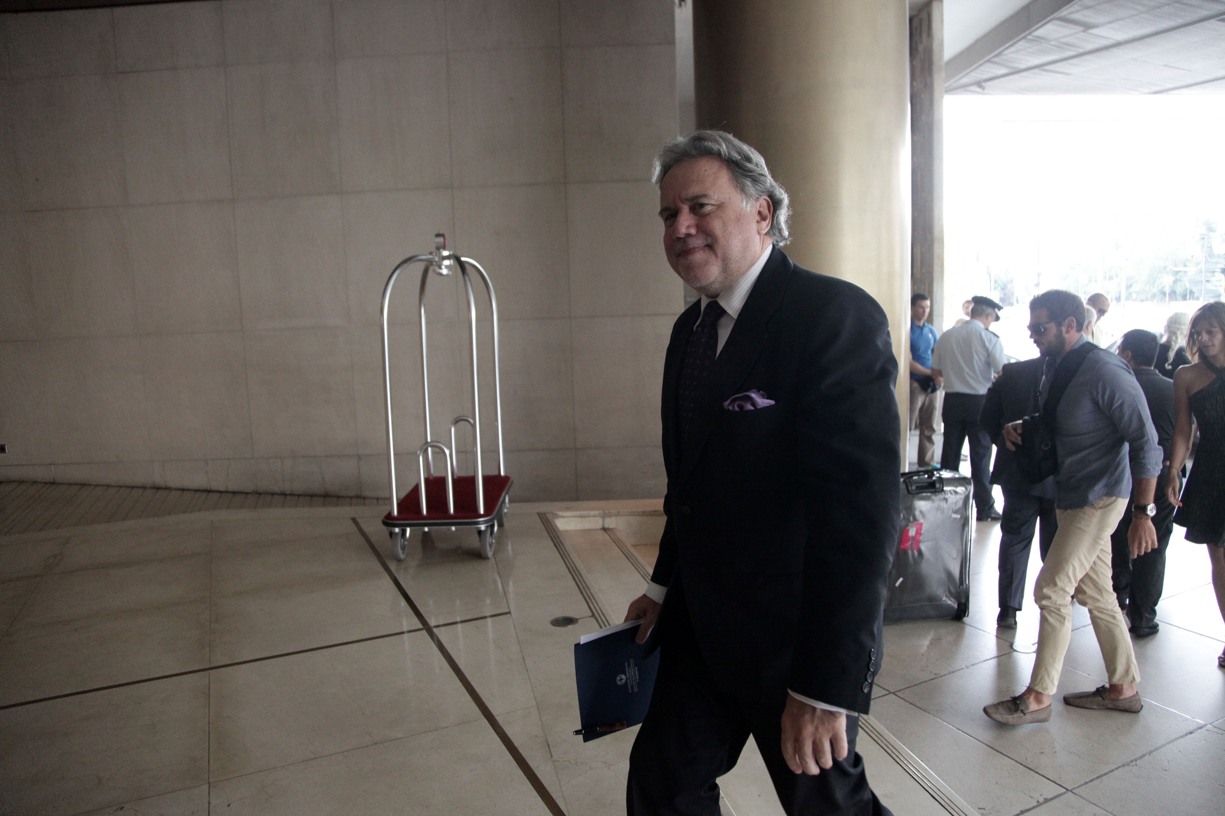 Τα εργασιακά στο επίκεντρο των επαφών της κυβέρνησης με τους δανειστές