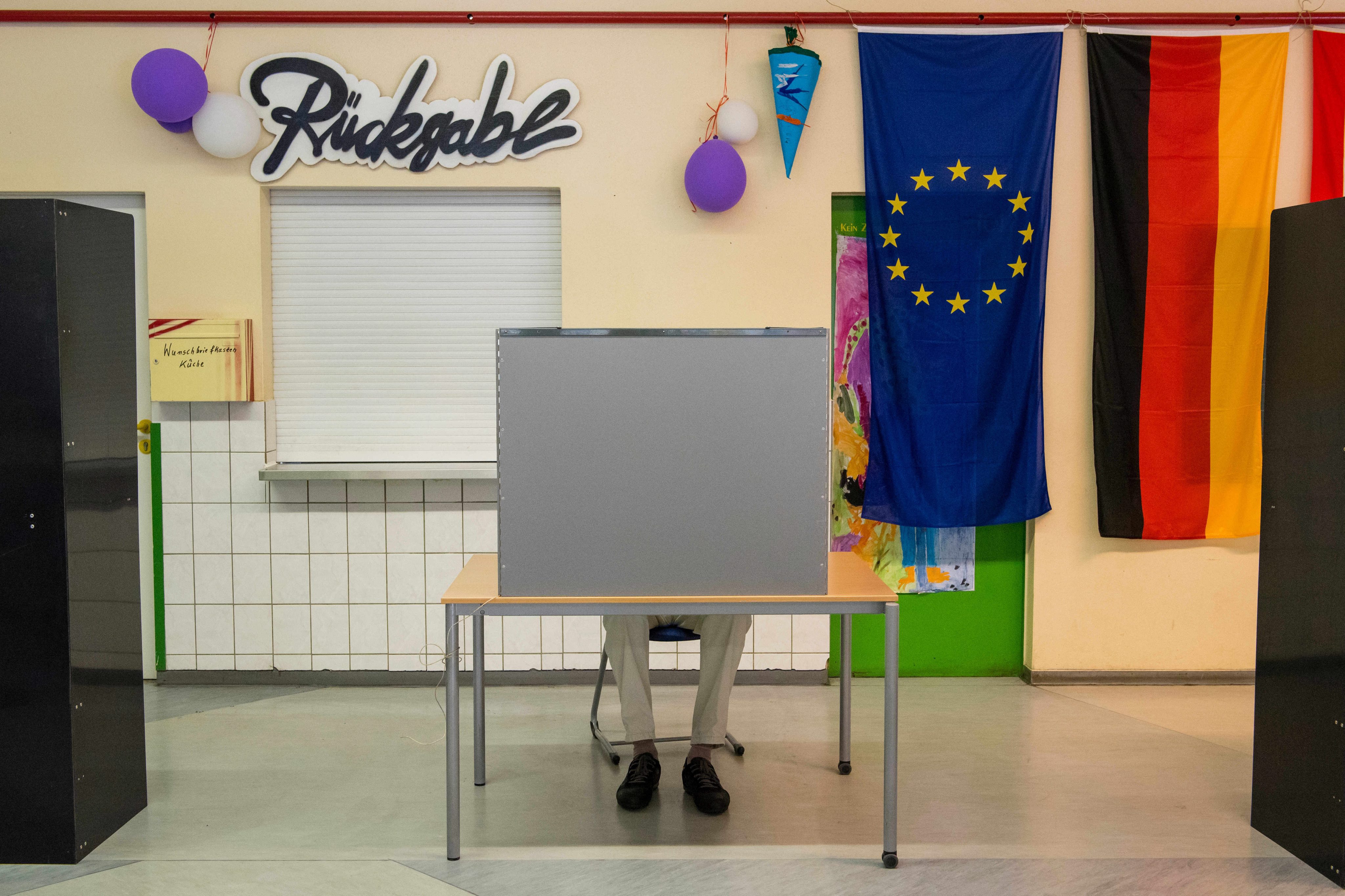 Στο ναδίρ, λίγο κάτω από το 30%, οι Χριστιανοδημοκράτες της Μέρκελ