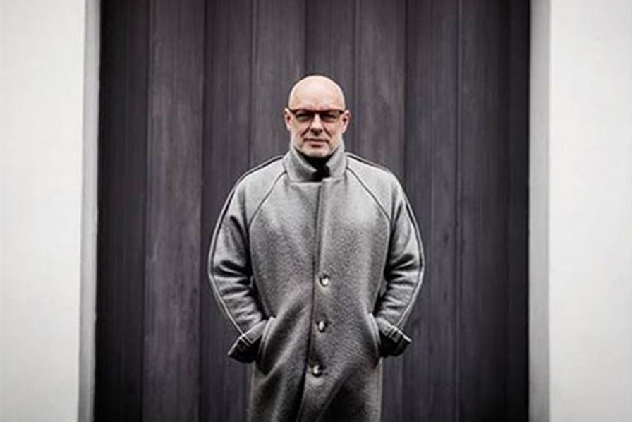 Ο Μπράιαν Ίνο στη Στέγη