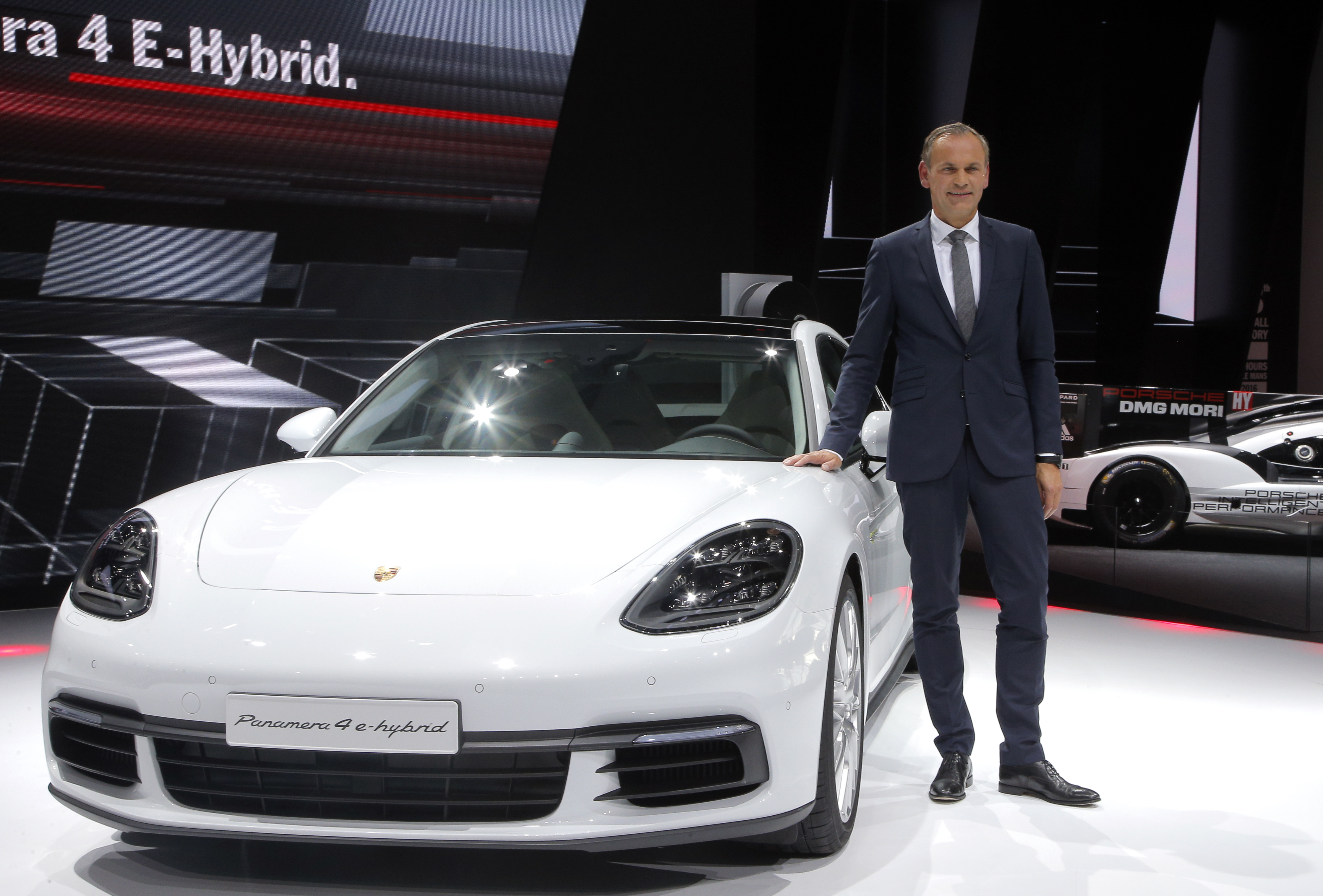 Porsche Panamera 4 Ε-Hybrid: Προσεχώς – πανίσχυρα- οκτακύλινδρη