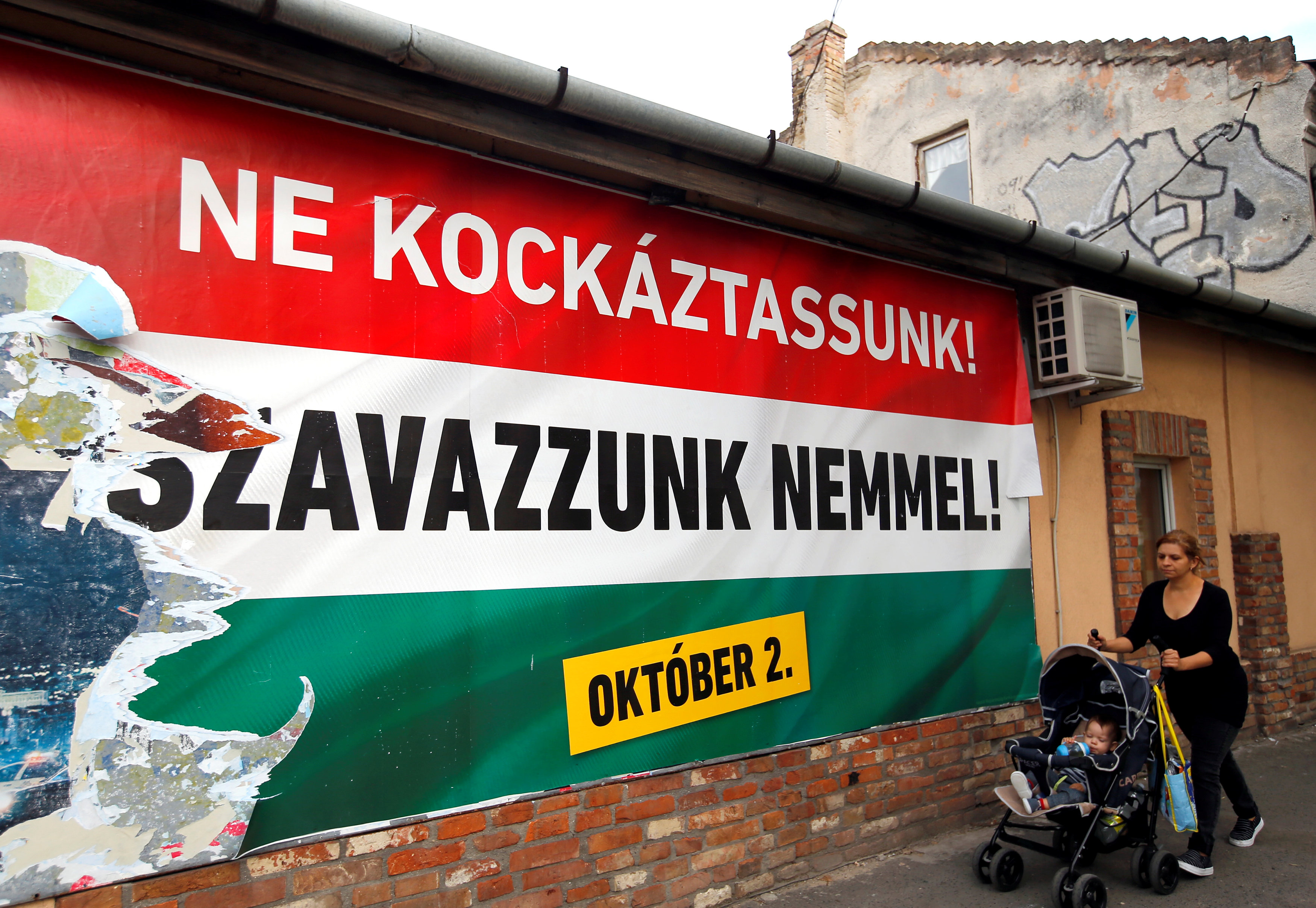 Αμήχανη η ΕΕ μπροστά στο δημοψήφισμα στην Ουγγαρία για τους πρόσφυγες