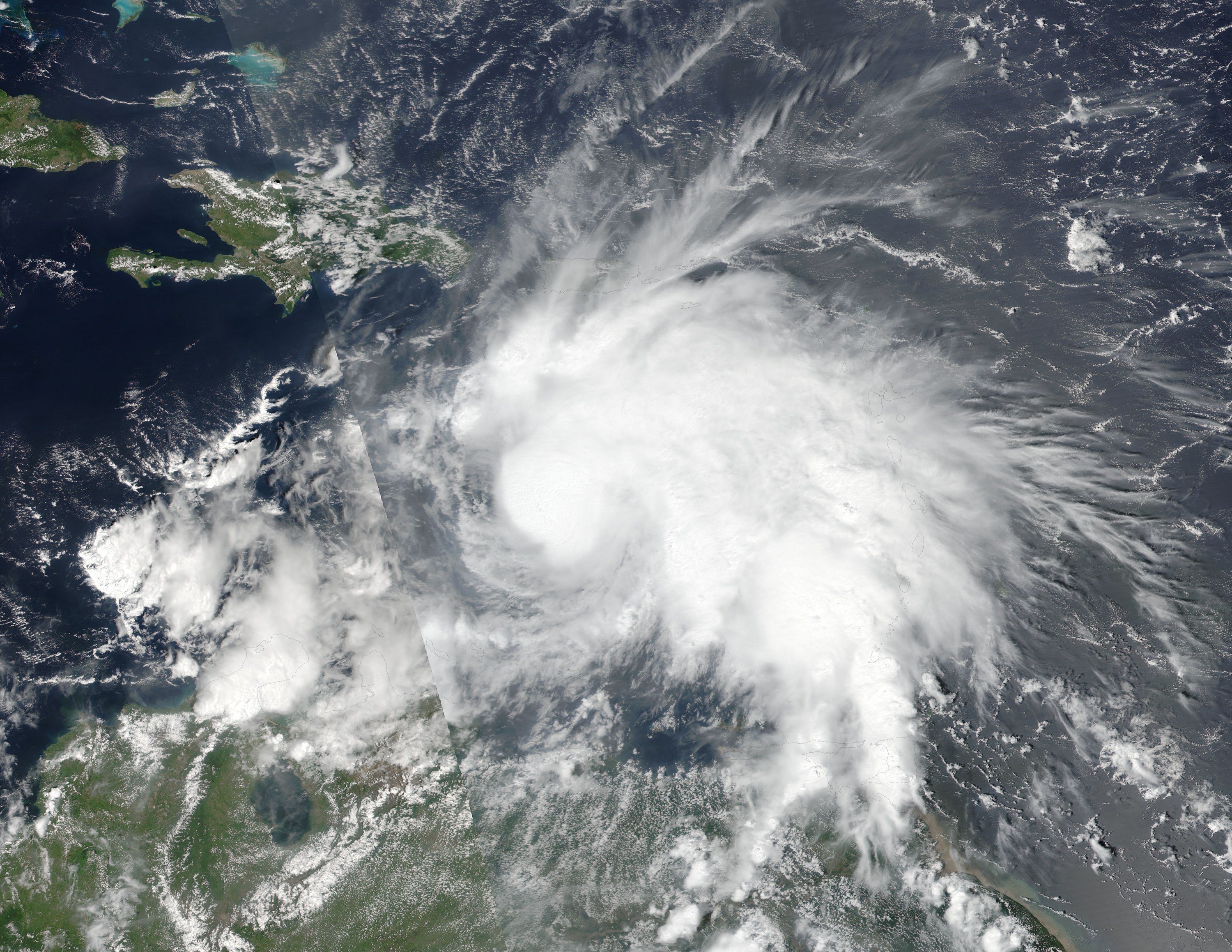 Ενισχύθηκε ο κυκλώνας Μάθιου, έγινε ο ισχυρότερος στον Ατλαντικό από το 2007