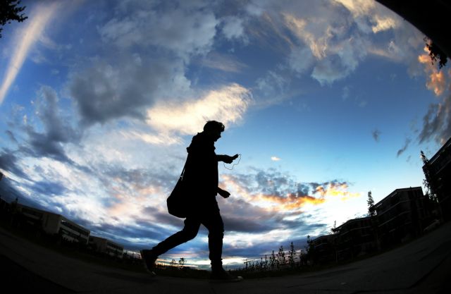 Όχι στη φορητότητα αριθμού χωρίς εξόφληση χρεών, λέει η ΕΕΚΤ