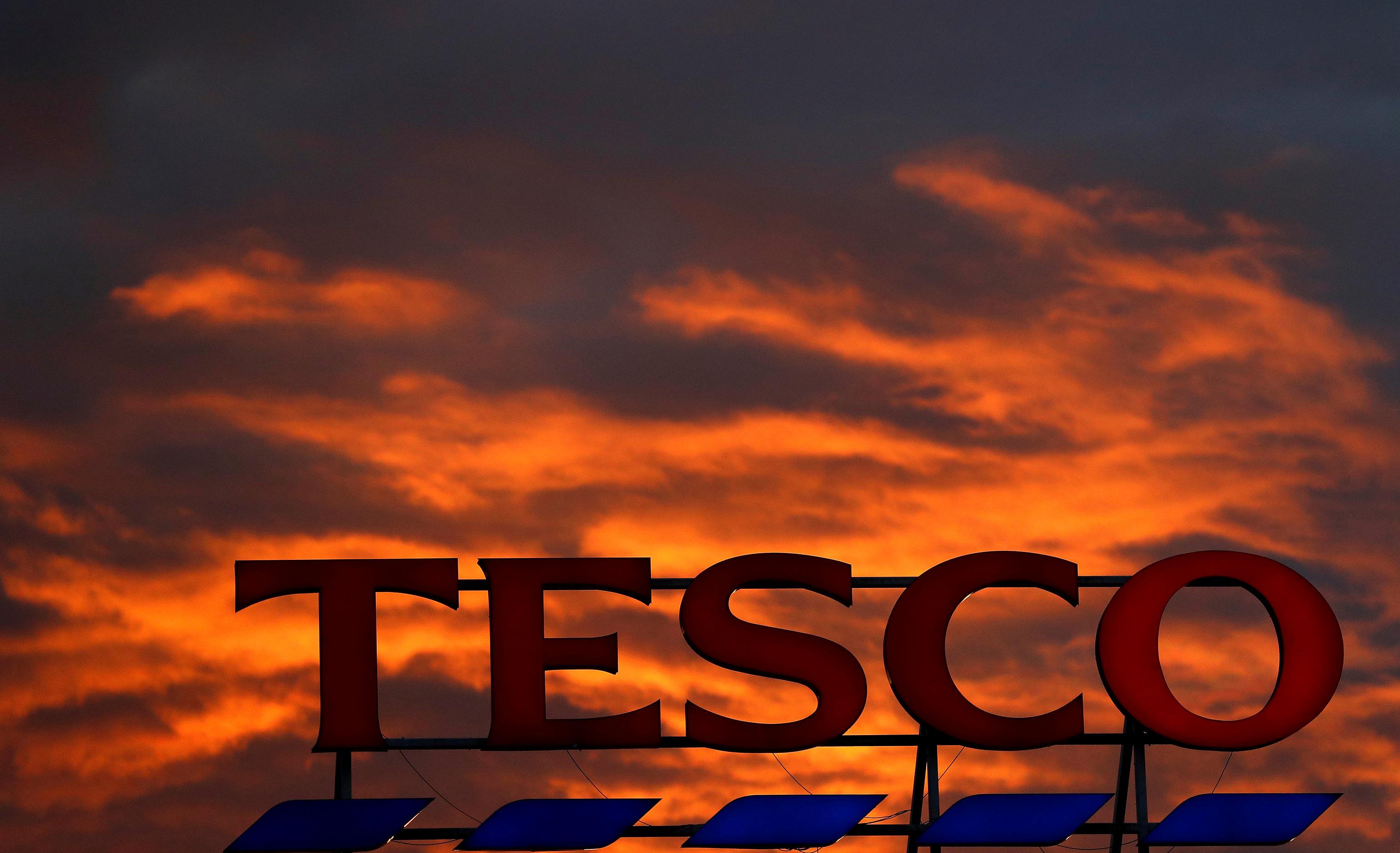 H Tesco αποσύρει προϊόντα της Unilever λόγω διαφωνιών για τις τιμές