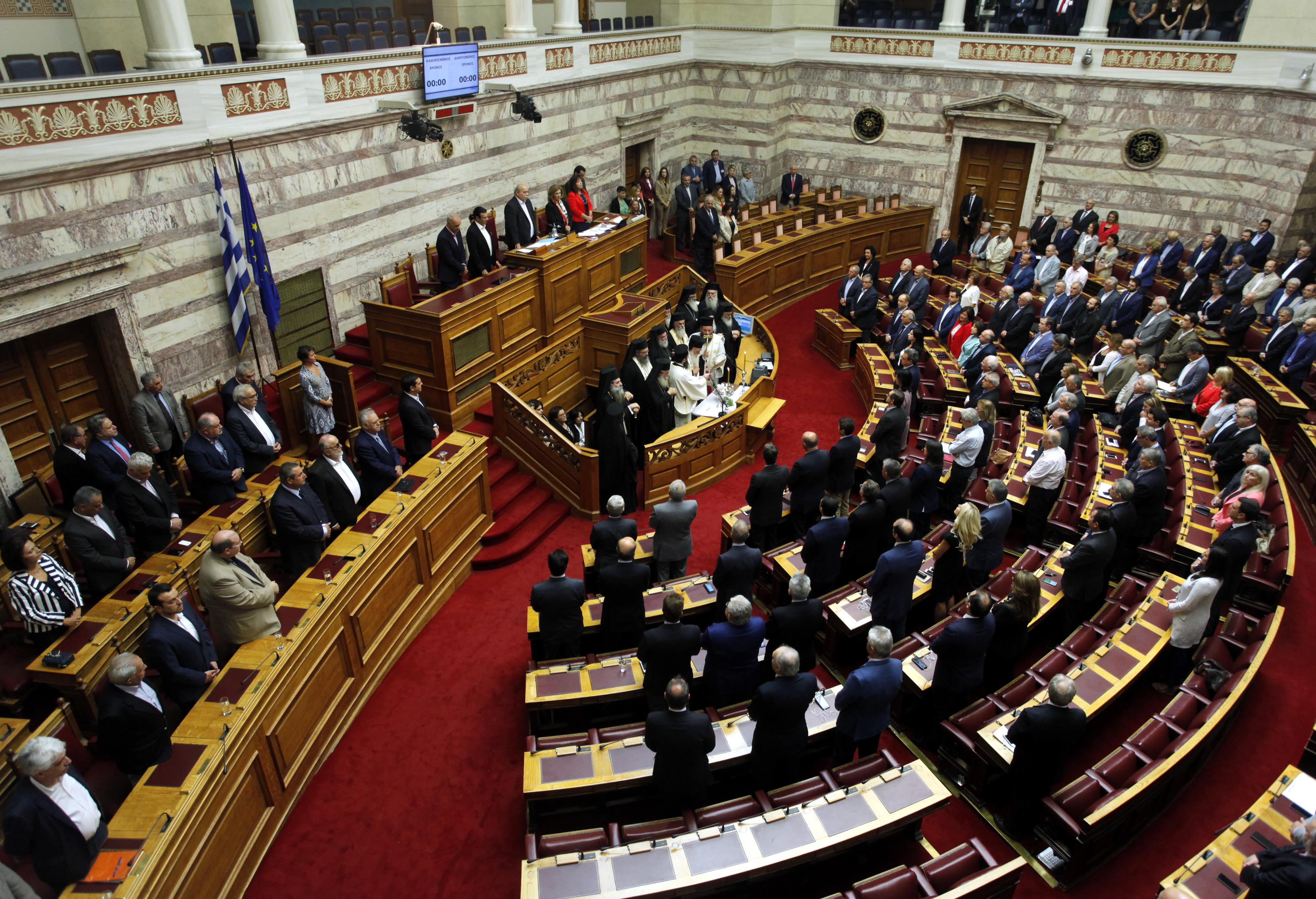 Αντιδράσεις των κομμάτων για την κόντρα Εκκλησίας – κυβέρνησης