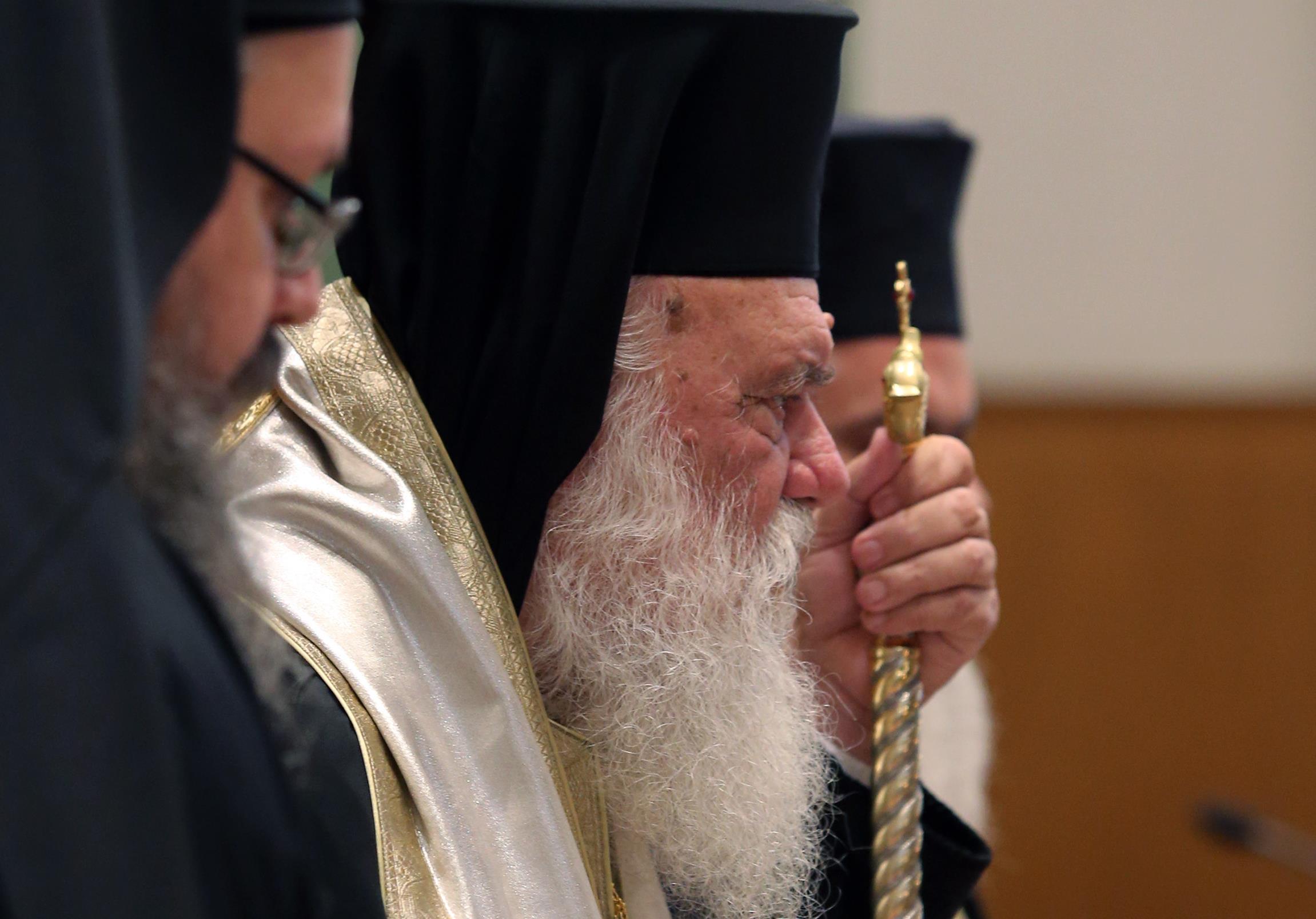 Άστραψε και βρόντηξε ο Ιερώνυμος κατά κυβέρνησης και πολιτικού κόσμου