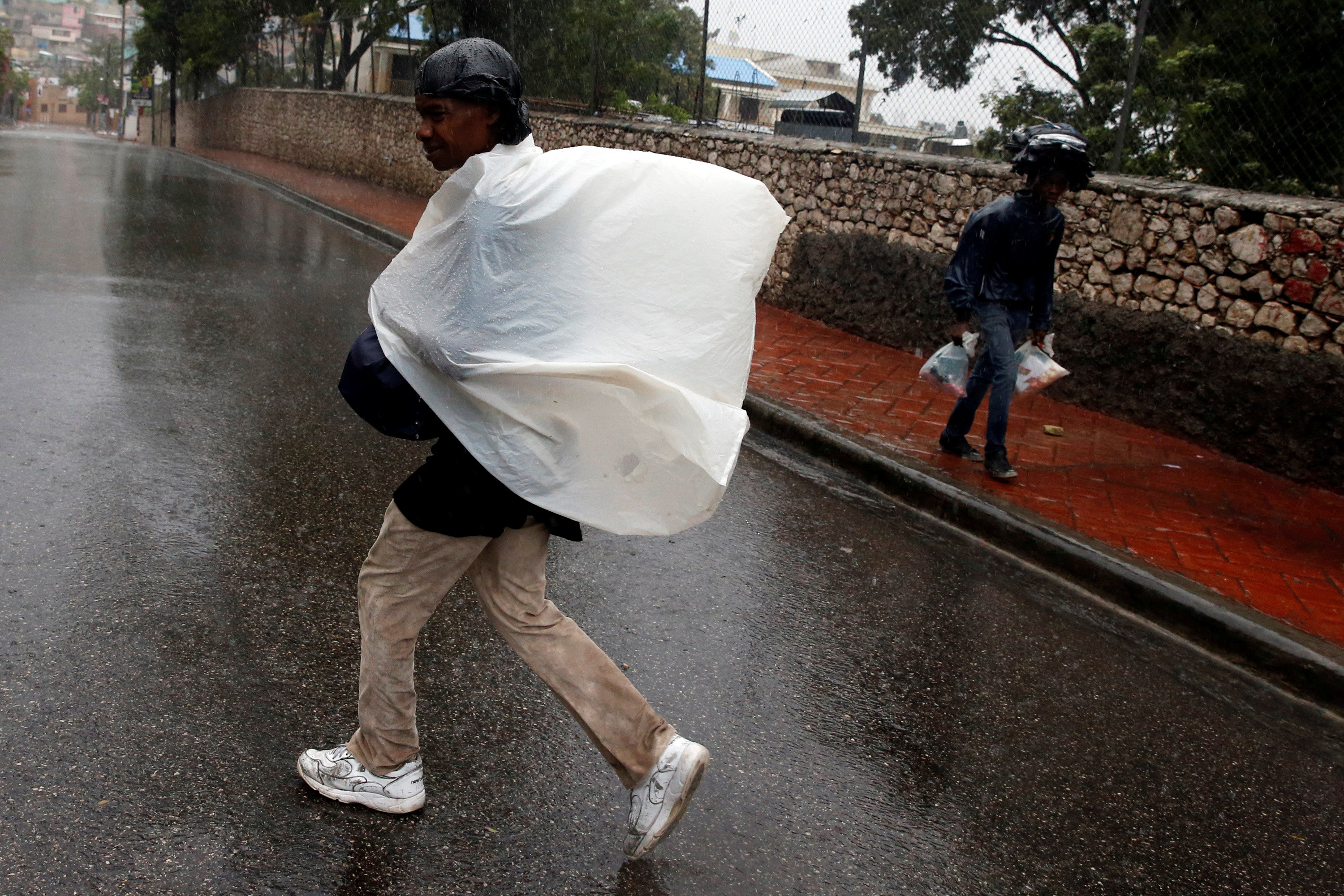 Ένας νεκρός από το πέρασμα του τυφώνα Μάθιου στην Αϊτή
