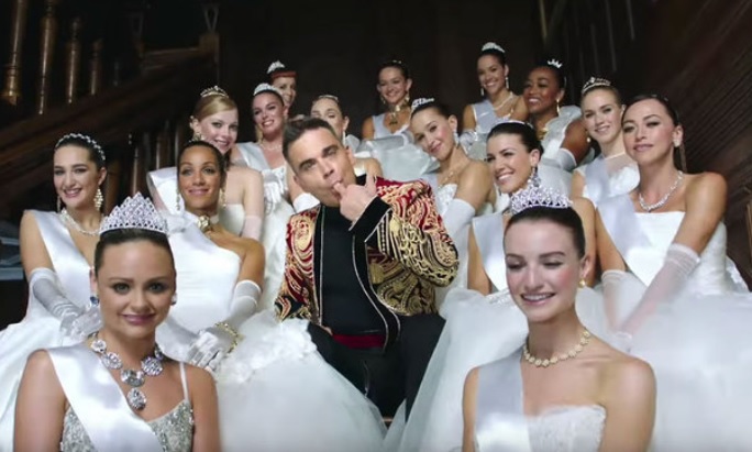 Στα κάγκελα οι Ρώσοι για το νέο βιντεοκλίπ του Ρόμπι Γουίλιαμς