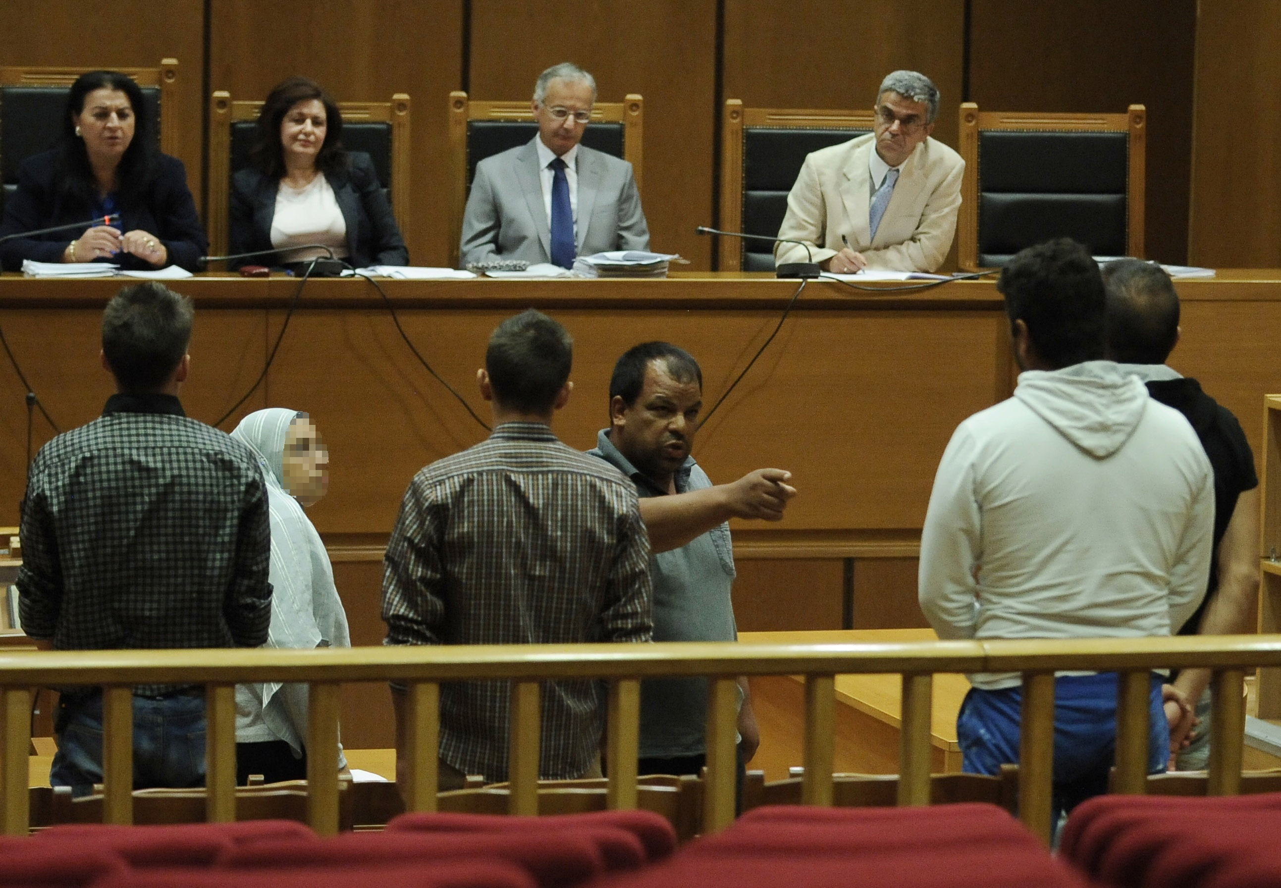 Δίκη ΧΑ: Επεισοδιακή αναγνώριση των κατηγορούμενων από αιγύπτιο ψαρά