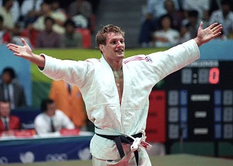 Για σεξουαλική κακοποίηση ανηλίκων κατηγορείται ο πρώην Ολυμπιονίκης Ζαϊζενμπάχερ