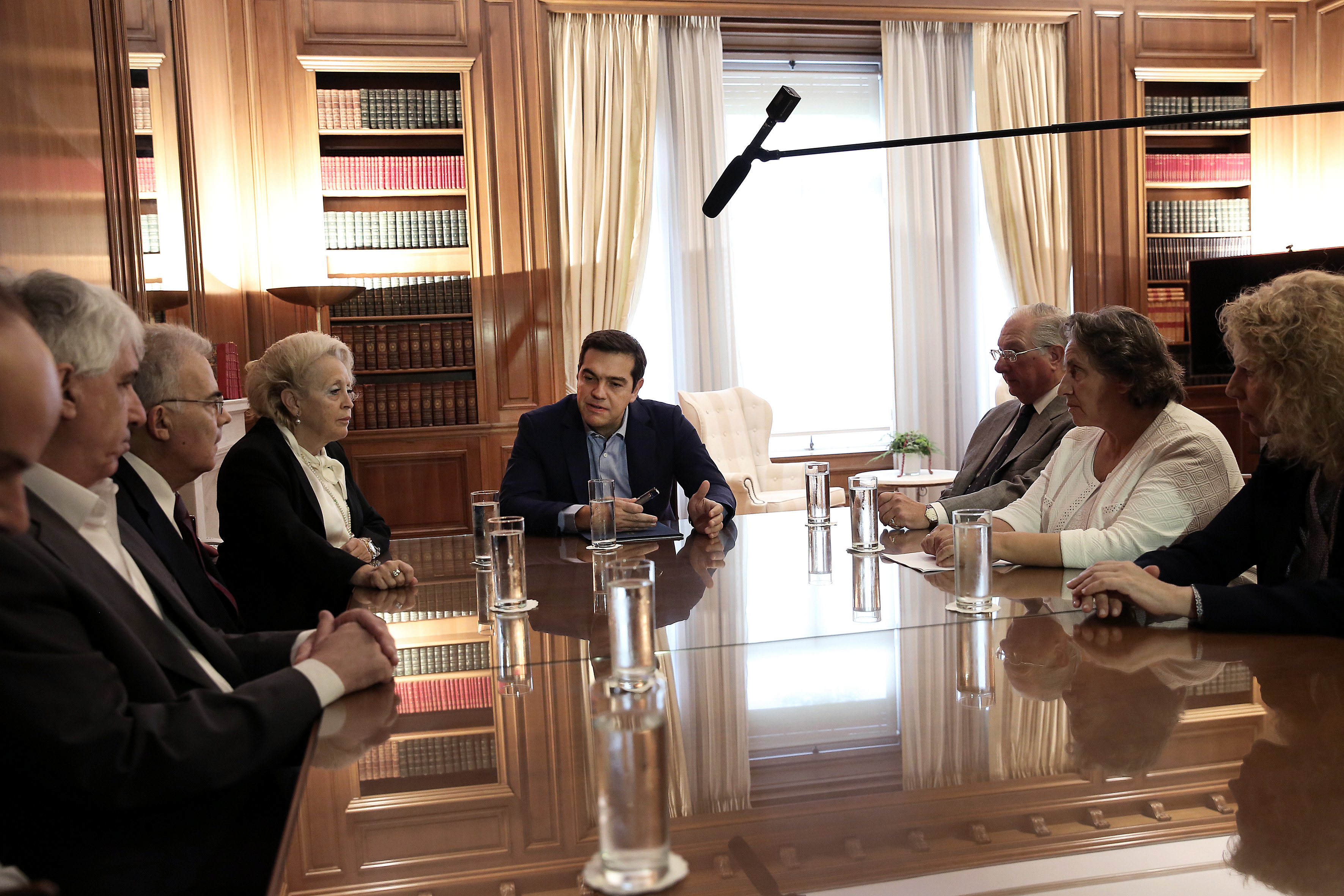 Τσίπρας: Καμία μείωση στις αμοιβές των δικαστικών – Αυξήσεις στην κορυφή