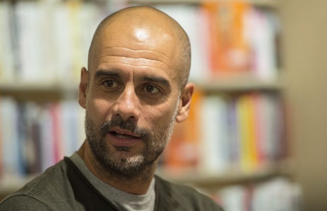 Μήνυμα Γκουαρντιόλα υπέρ των προσφύγων