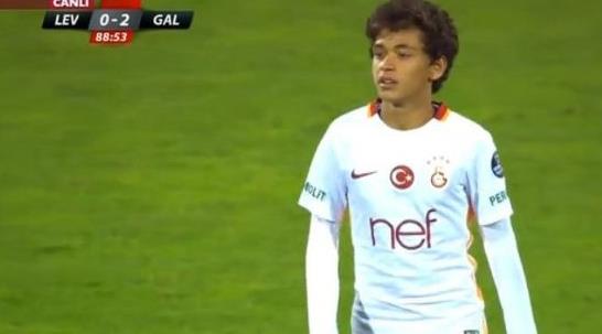 Ντεμπούτο με τη φανέλα της Γαλατασαράι έκανε ένας 14χρονος