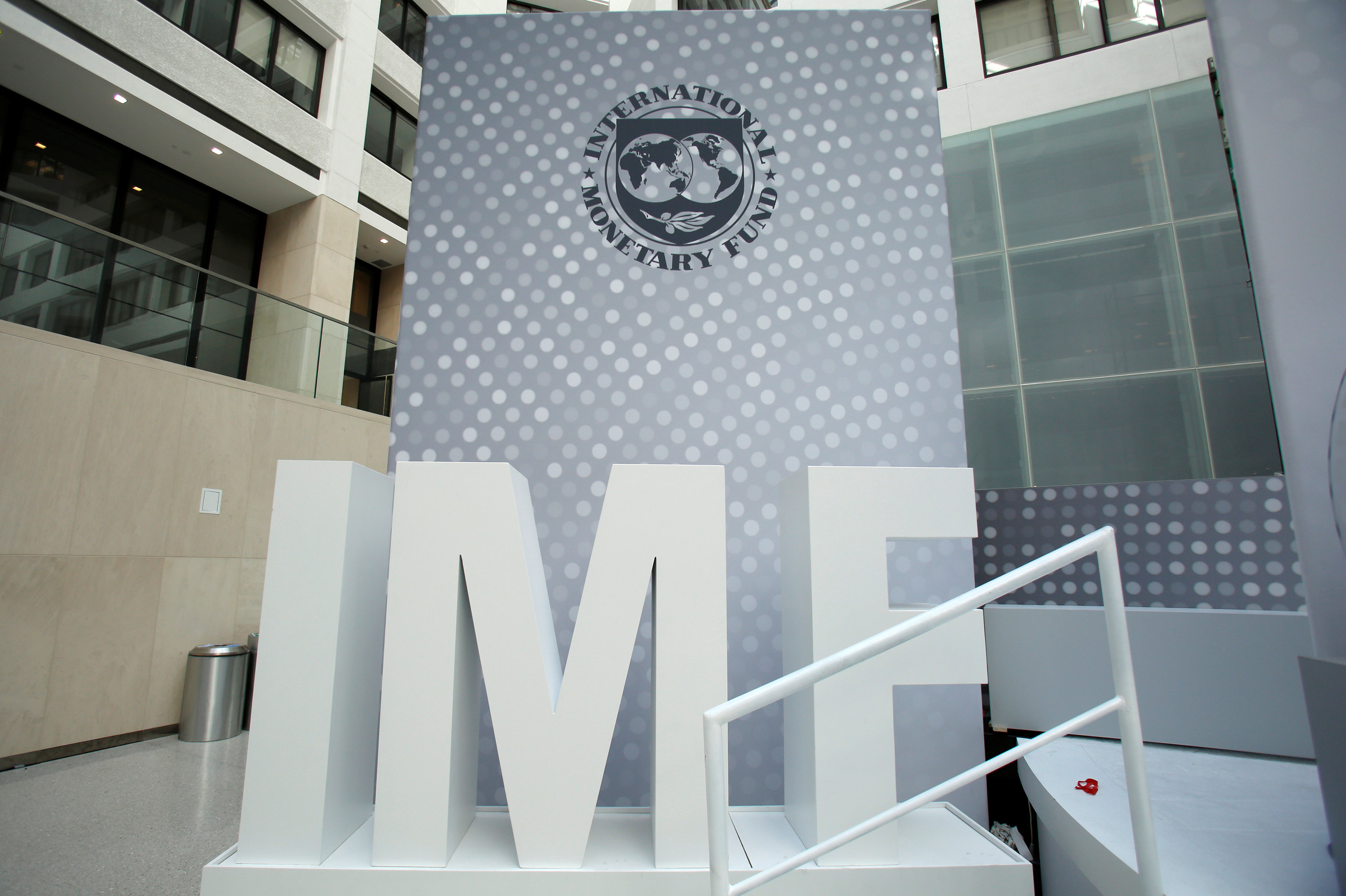Μέχρι τέλος του έτους η απόφαση του ΔΝΤ για συμμετοχή στο πρόγραμμα