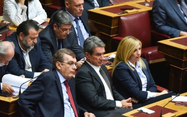 Δημοκρατική Συμπαράταξη: Όχι στον «υπουργό της ζαρντινιέρας» για το ΕΣΡ