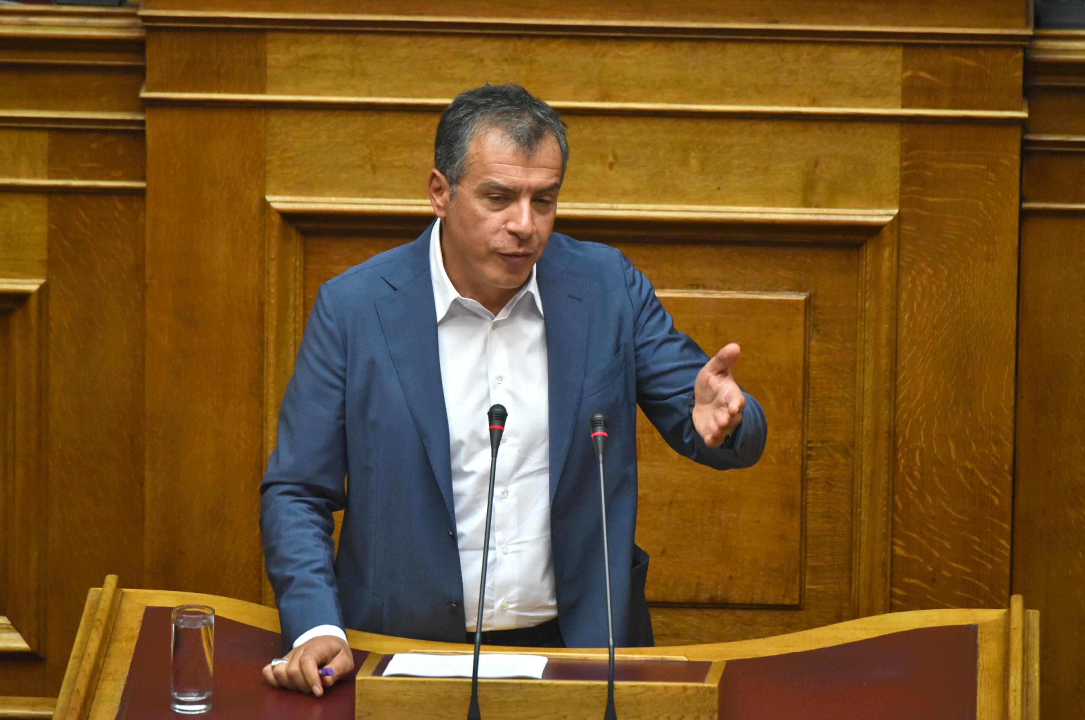 Θεοδωράκης: Οι λαϊκιστές χρειάζονται κανάλια, χρήματα, διαπλοκή