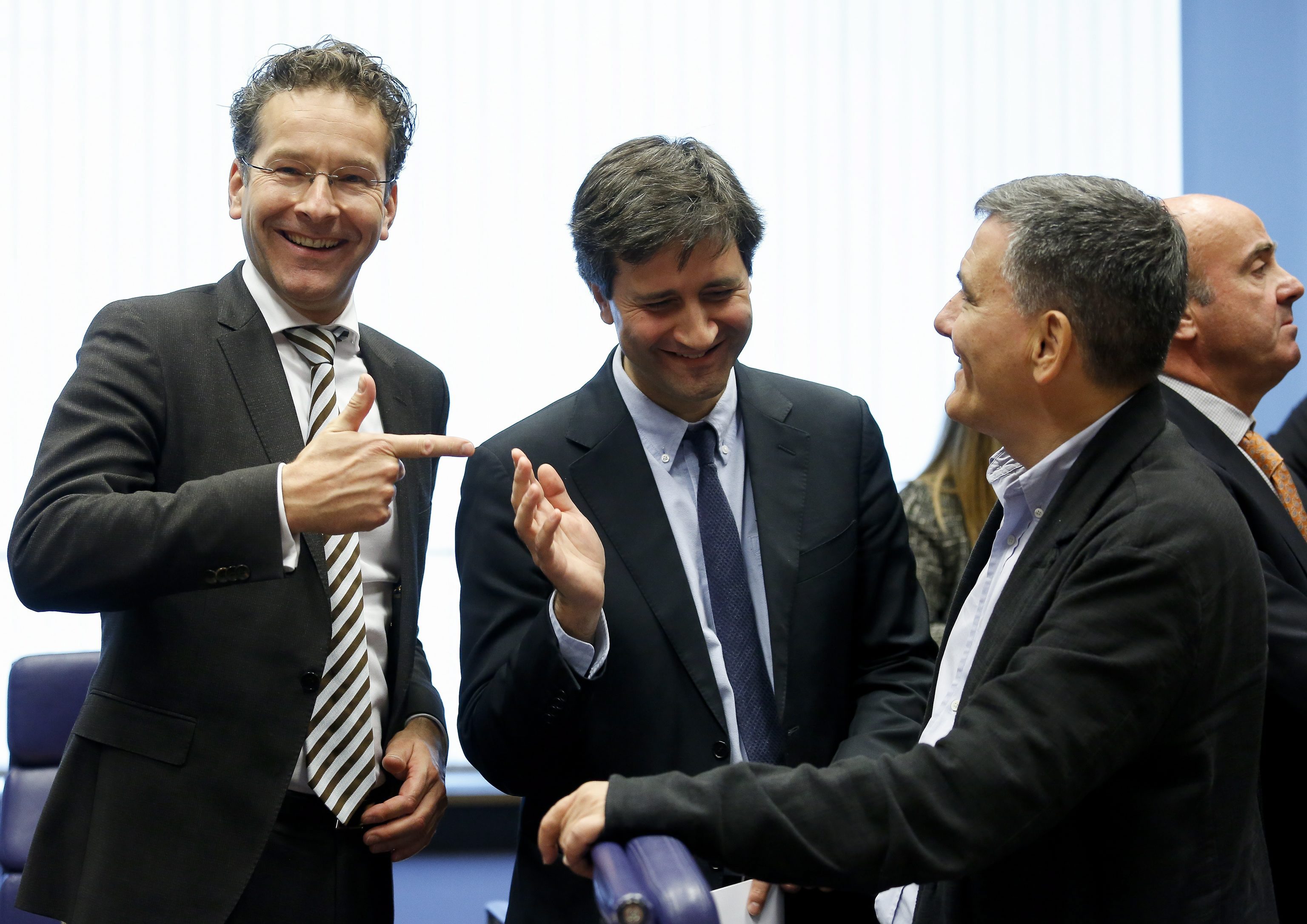 Στα δύο σπάει το Eurogroup την υποδόση, εκταμίευση του 1,1 δισ. ευρώ