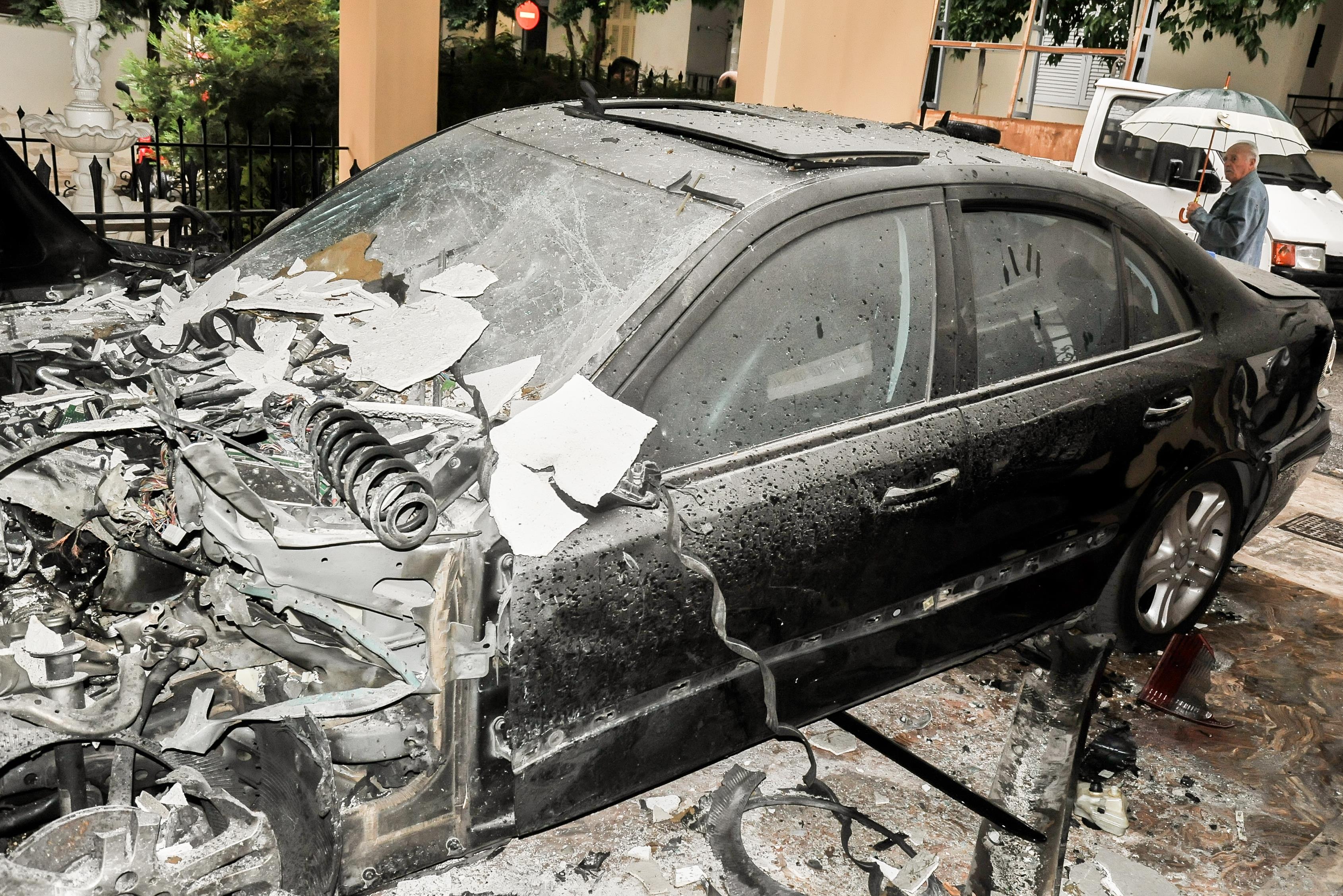 Ανατίναξαν το αυτοκίνητο αρχιφύλακα των φυλακών Κορυδαλλού