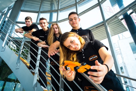 Η Mercedes-Benz χορηγός της ελληνικής ομάδας Infinite Racing στο «Formula 1 in Schools»