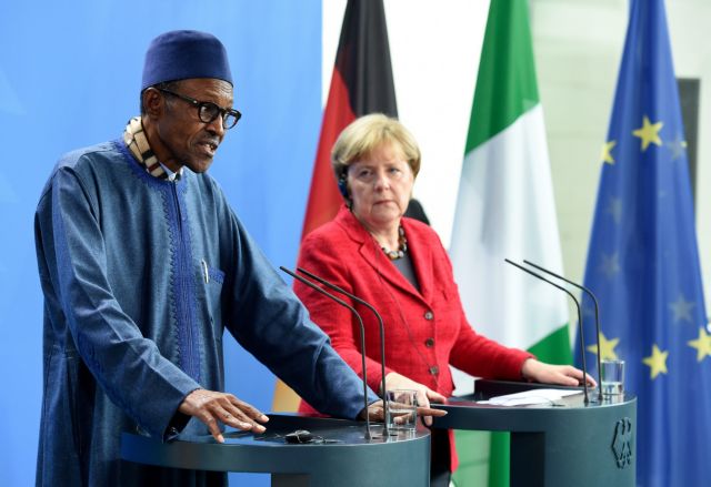 «Η θέση της είναι στην κουζίνα» λέει ο Νιγηριανός πρόεδρος για τη γυναίκα του