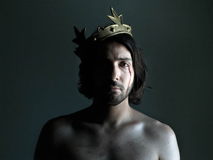 «Άμλετ» του Κακλέα στο Δημοτικό Θέατρο Πειραιά – Προσκλήσεις