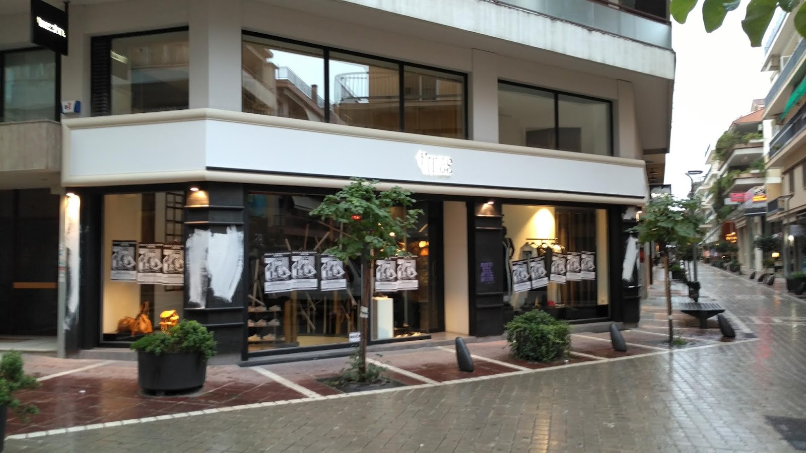 Ιωάννινα: Ζημιές σε δέκα βιτρίνες από επιθέσεις αγνώστων τη νύχτα