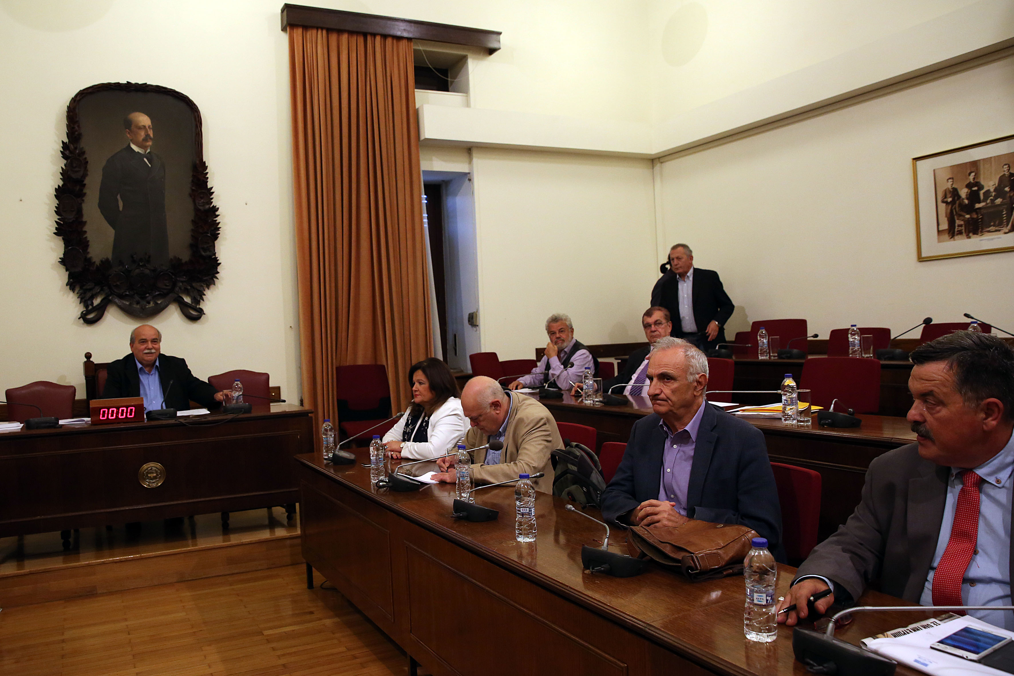 Πρώτα η απόφαση του ΣτΕ και μετά το ΕΣΡ λέει η αντιπολίτευση