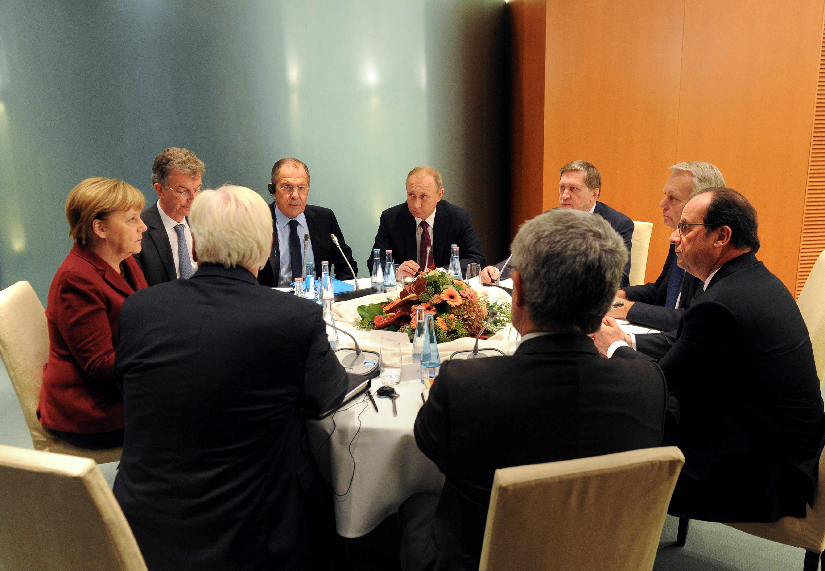 Δύσκολες οι συζητήσεις με τη Μόσχα για Συρία και Ουκρανία, λέει η Μέρκελ