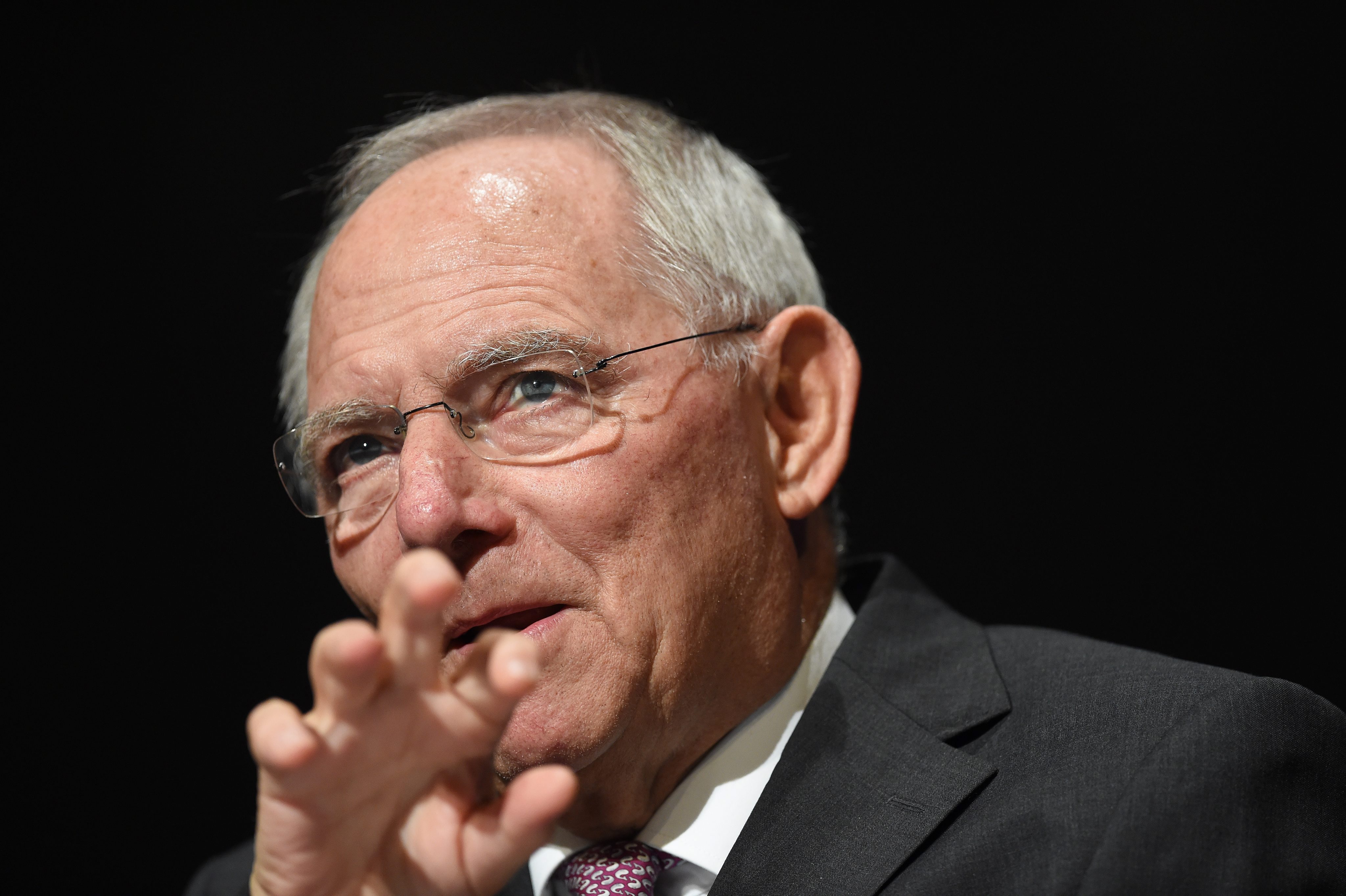 «Όχι, όχι και ξανά όχι» του Σόιμπλε σε συζήτηση για το ελληνικό χρέος