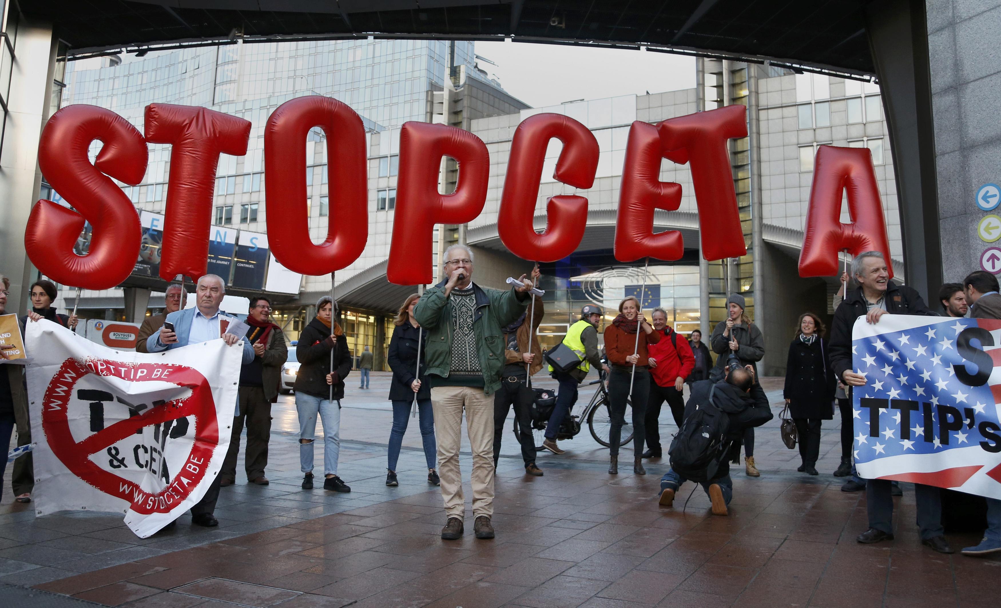 Προθεσμία ώς το βράδυ της Δευτέρας δίνει η ΕΕ στο Βέλγιο για το «ναι» στην CETA