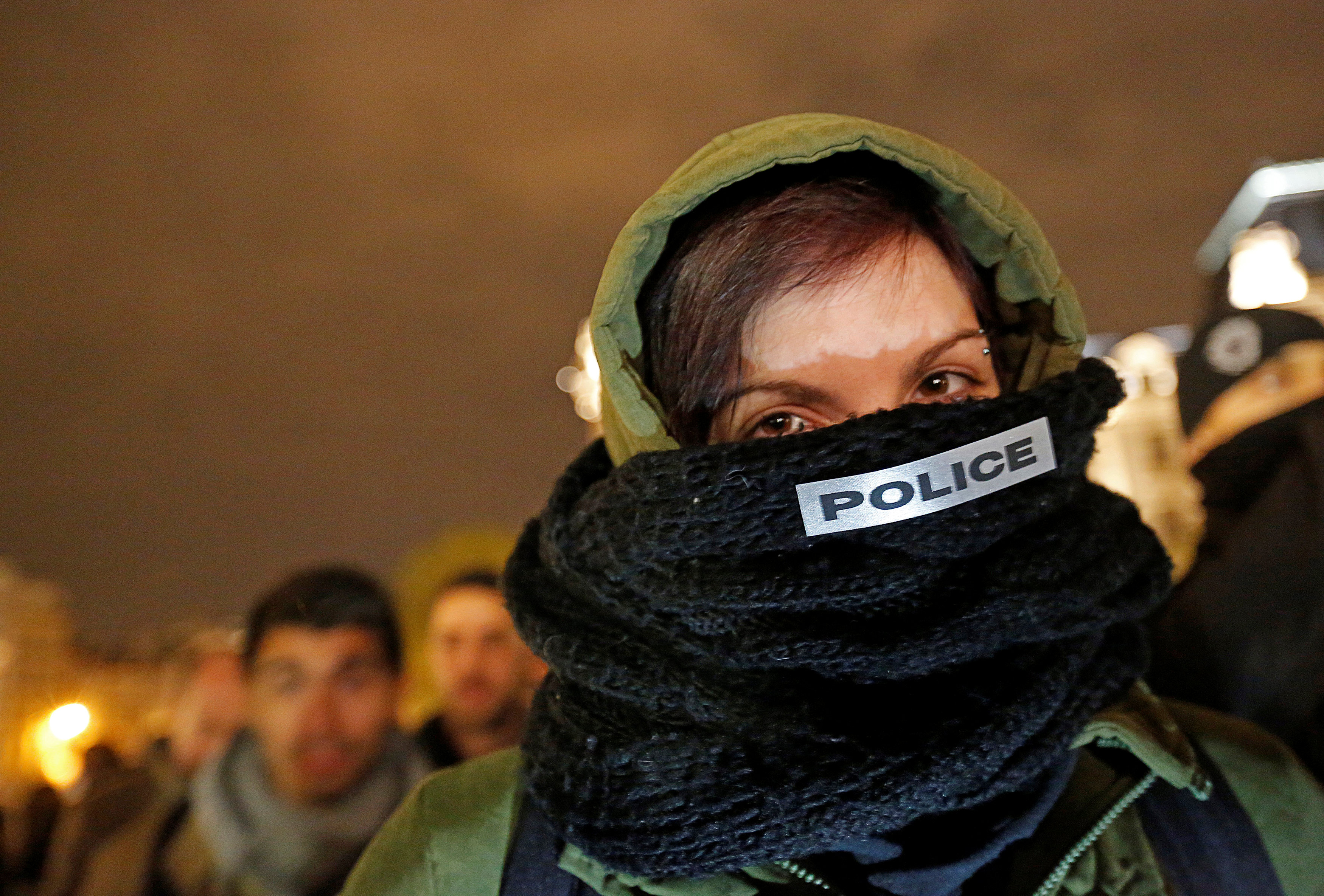 Γαλλία: Για πέμπτη νύχτα στους δρόμους οι αστυνομικοί