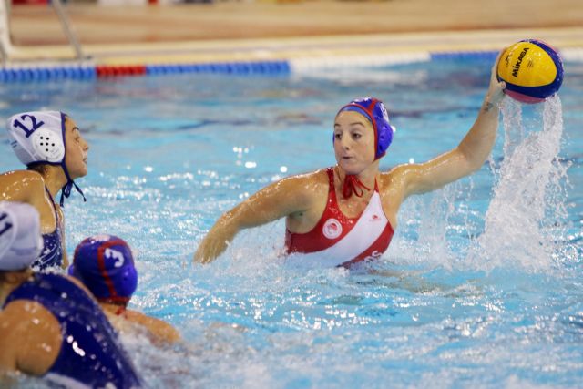 Περίπατοι… στην πισίνα για Ολυμπιακό και Βουλιαγμένη