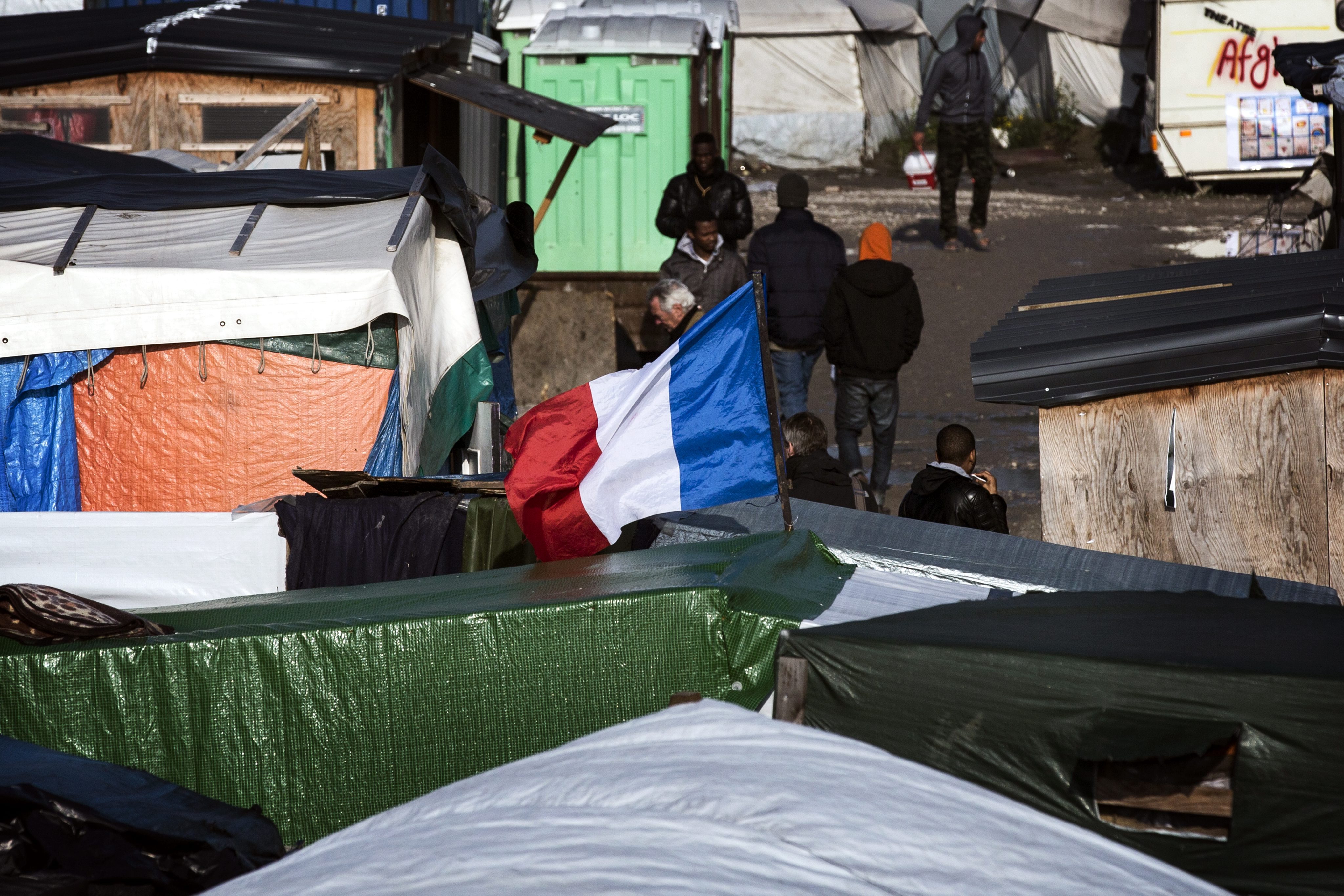 Η επιχείρηση για τη διάλυση της «Ζούγκλας» του Καλαί αρχίζει